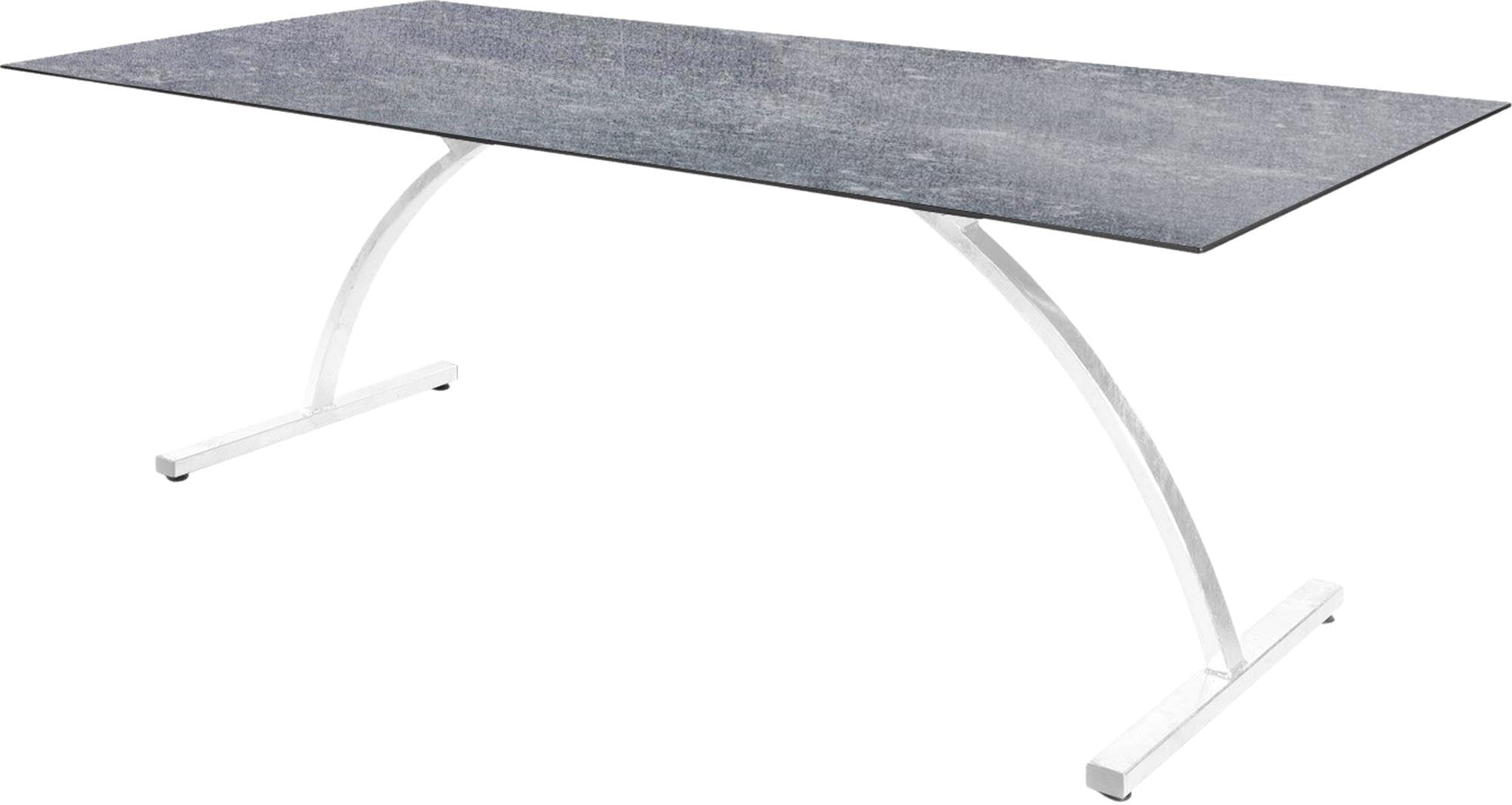 Moderner Tisch Bernardino von Schaffner für exklusive Terrassen.