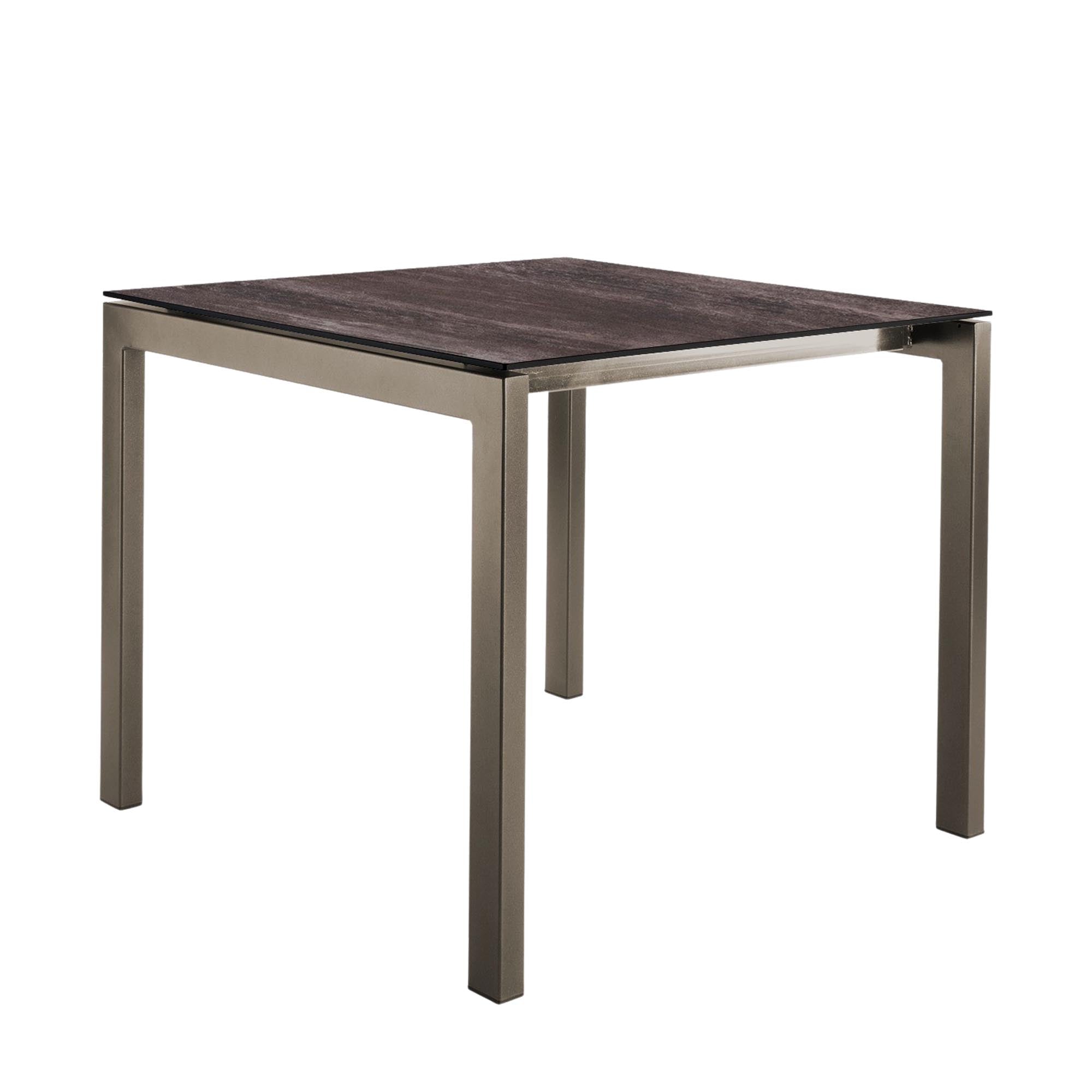 Luzern Glasfaser-Gartentisch Decor 90x90 von Schaffner: eleganter, wetterfester Tisch mit ausziehbarer Funktion, hitzebeständig, langlebig und pflegeleicht für Garten, Balkon und Terrasse.
