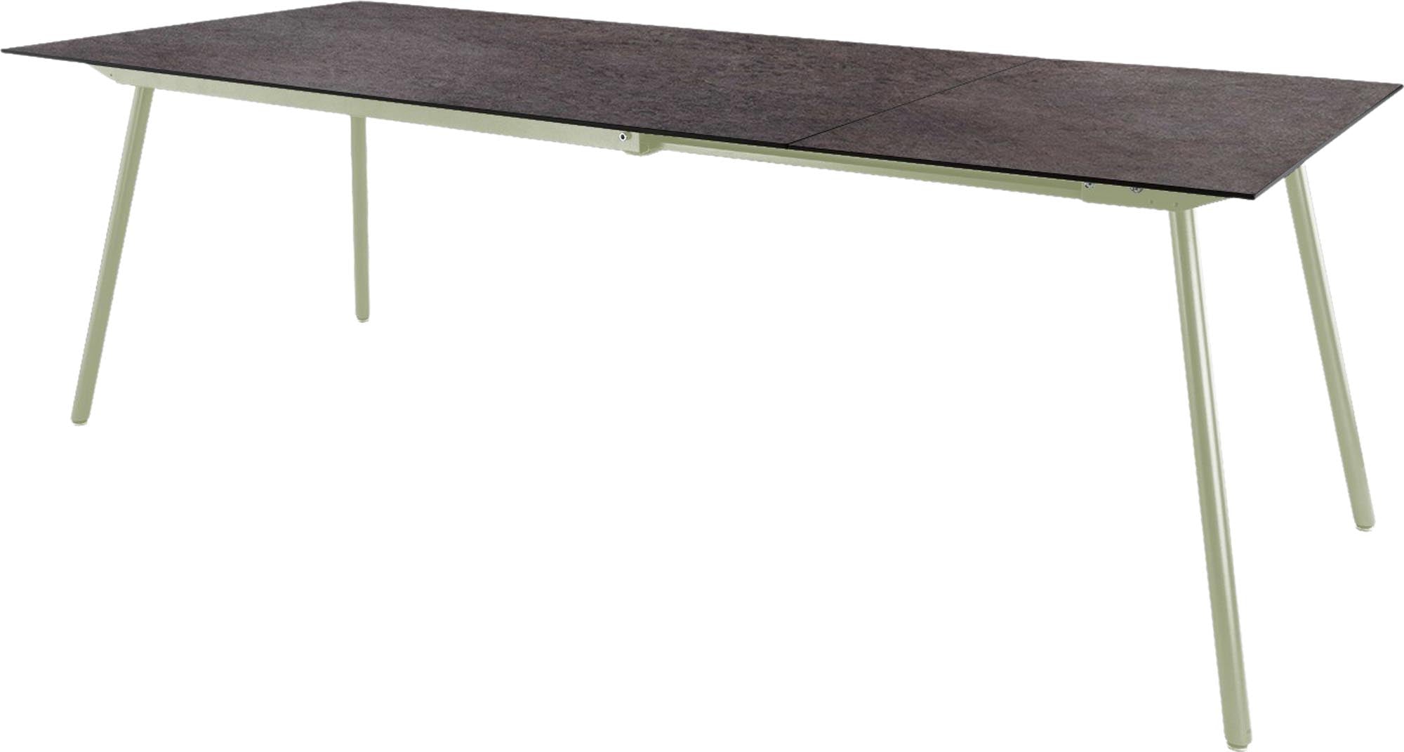 Moderner Gartentisch aus Glasfaser, ausziehbar von 160 auf 220 cm, ideal für entspannte Abende im Freien und gesellige Zusammenkünfte.