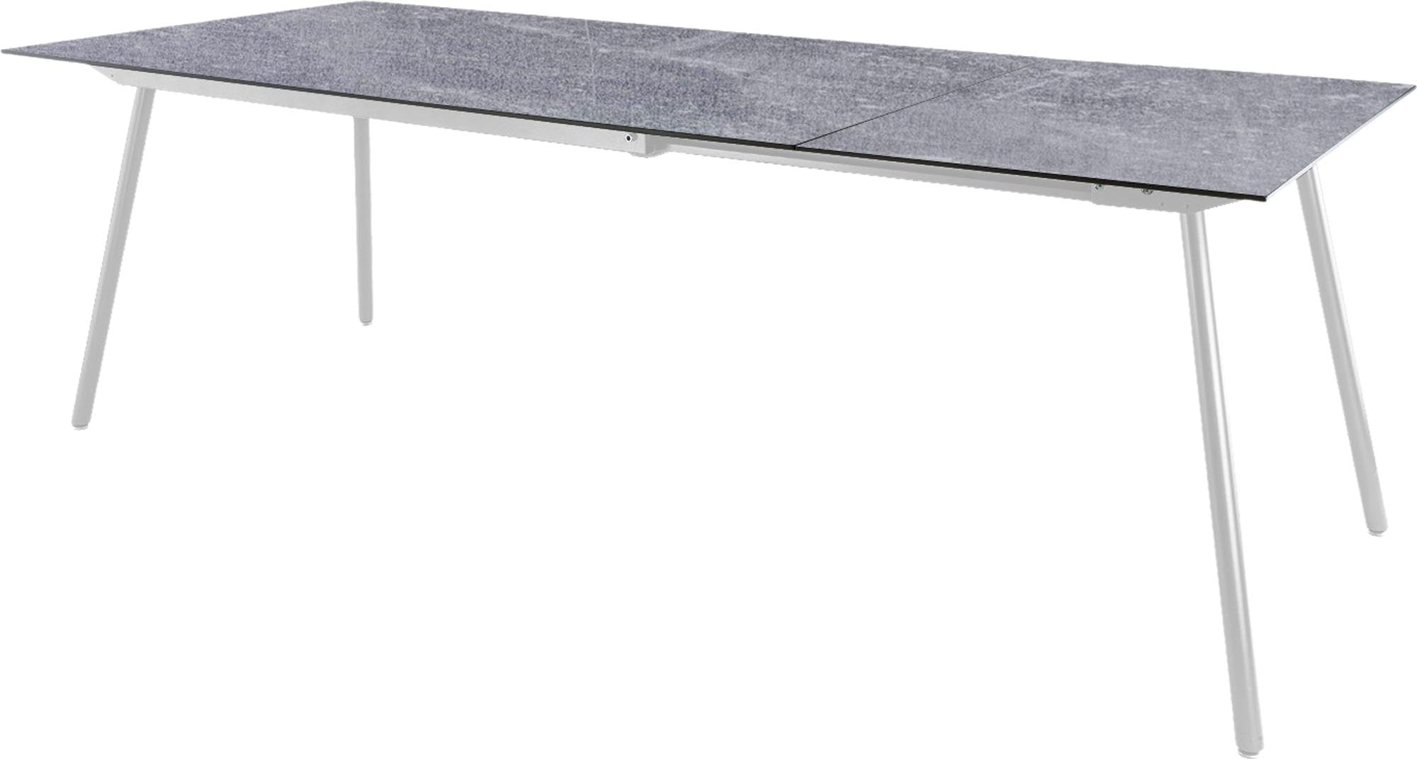 Eleganter, ausziehbarer Gartentisch aus Glasfaser, ideal für gesellige Runden im Freien, bietet Platz für bis zu 8 Personen.