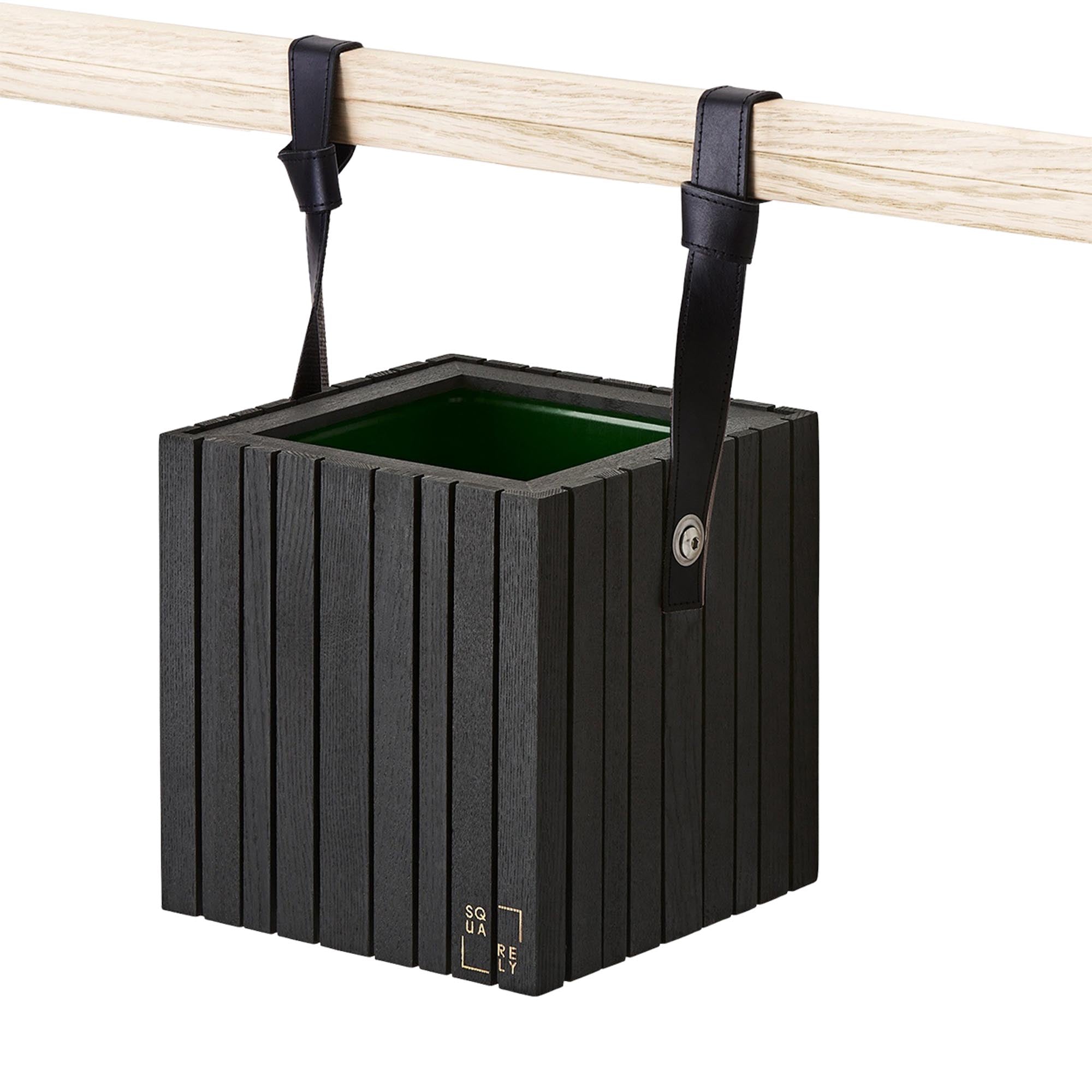 Stilvolles Pflanzgefäss mit cleverem Haltesystem von Squarely Copenhagen.