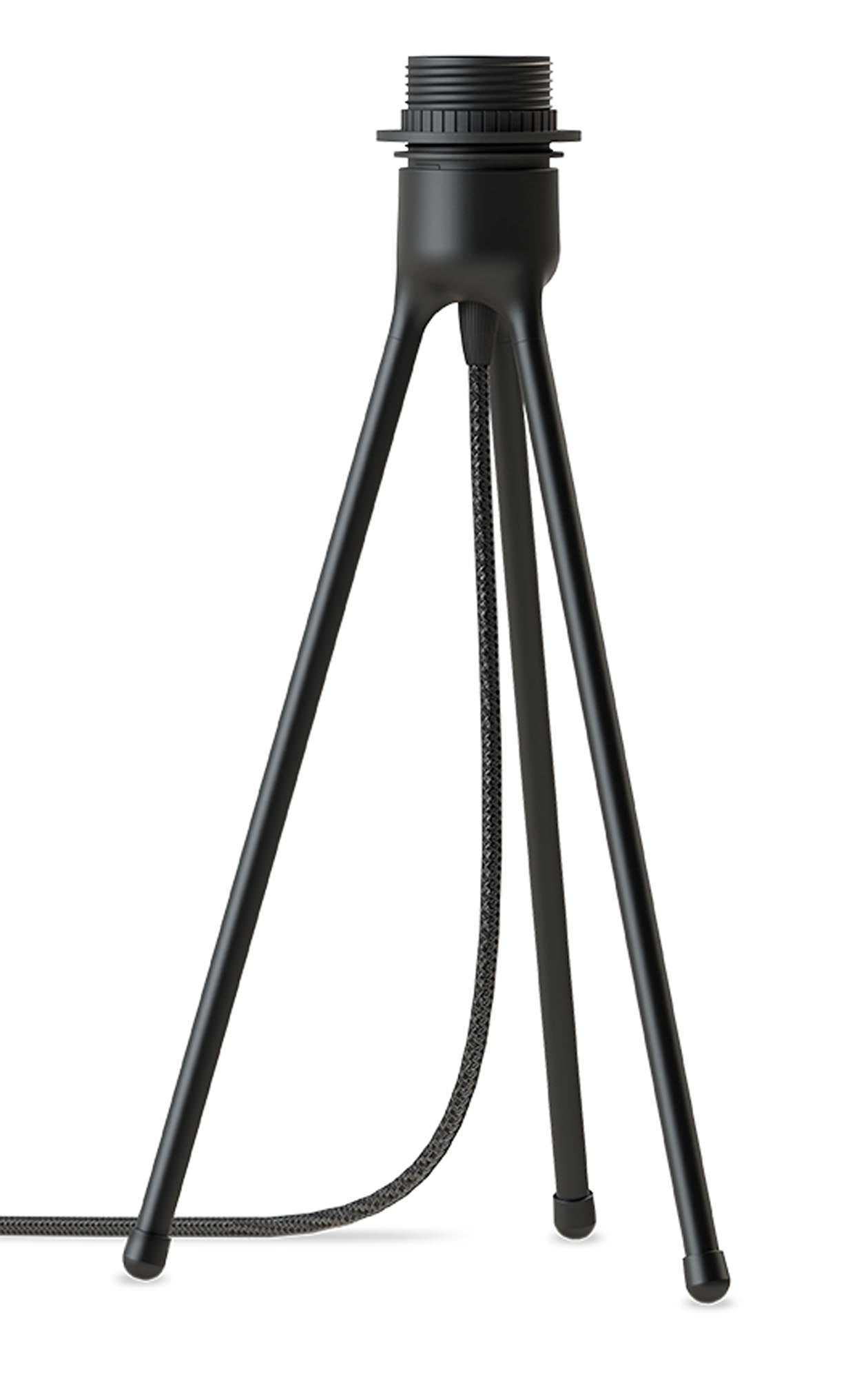 Umage Tisch Tripod: Innovativer Lampenfuss für zeitlose Eleganz.