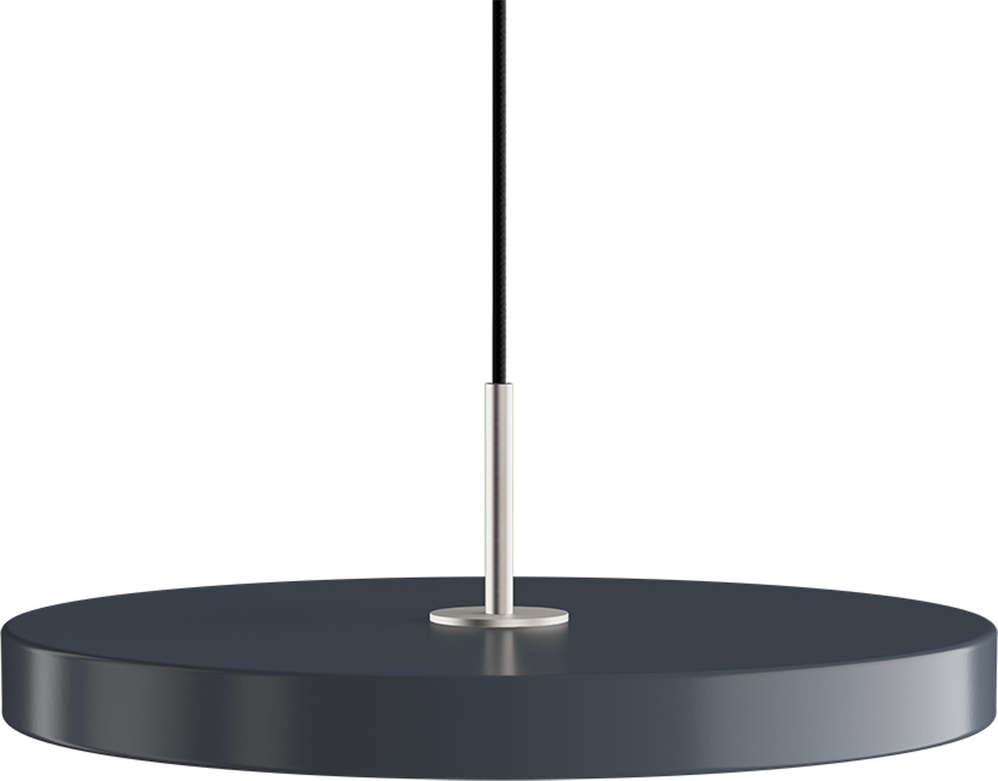 Asteria Pendelleuchte von Umage: Zeitloses Design trifft auf moderne Eleganz, ideal für stimmungsvolle Beleuchtung in jedem Zuhause.