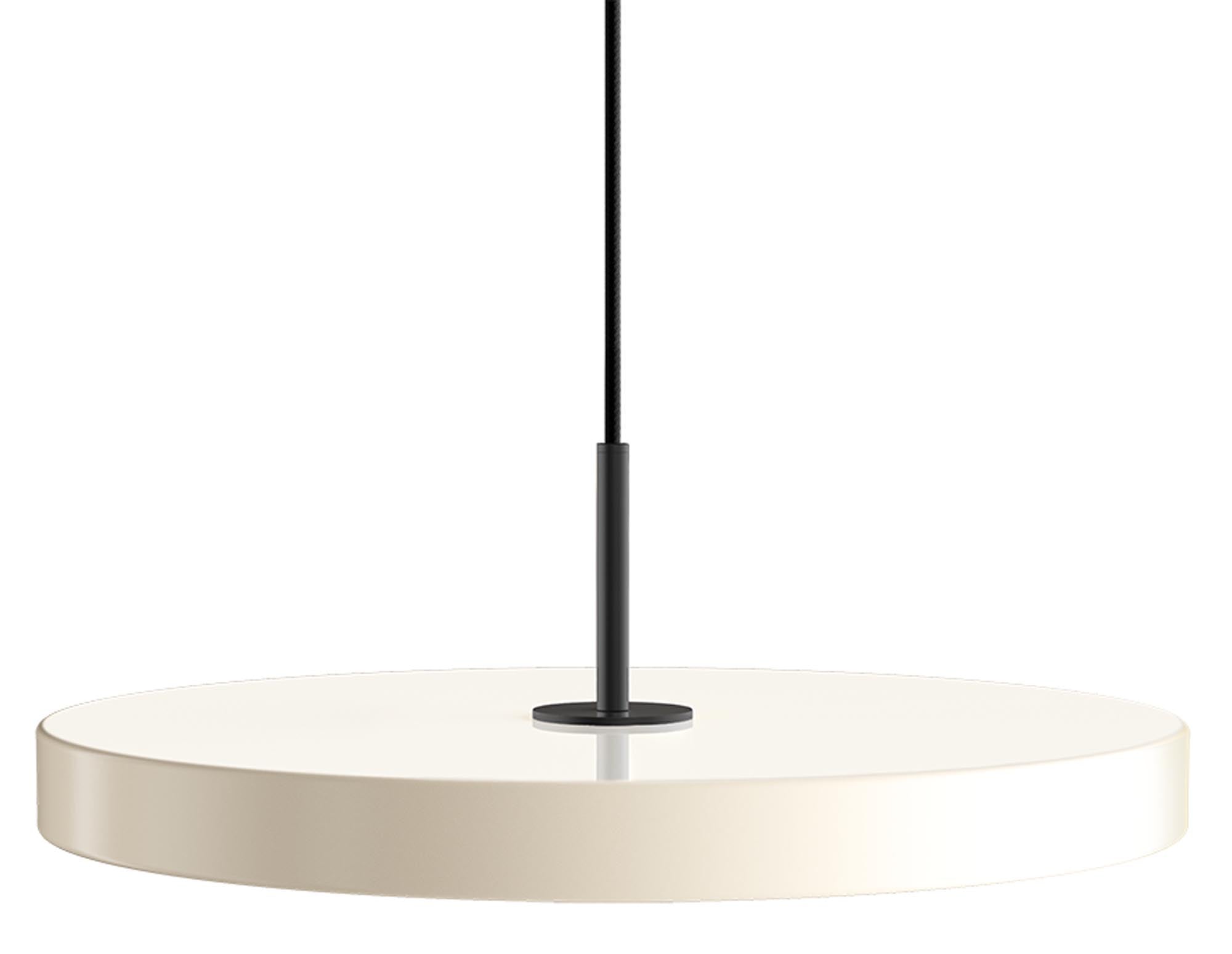 Asteria Pendelleuchte: Zeitloses Design trifft auf moderne Eleganz.