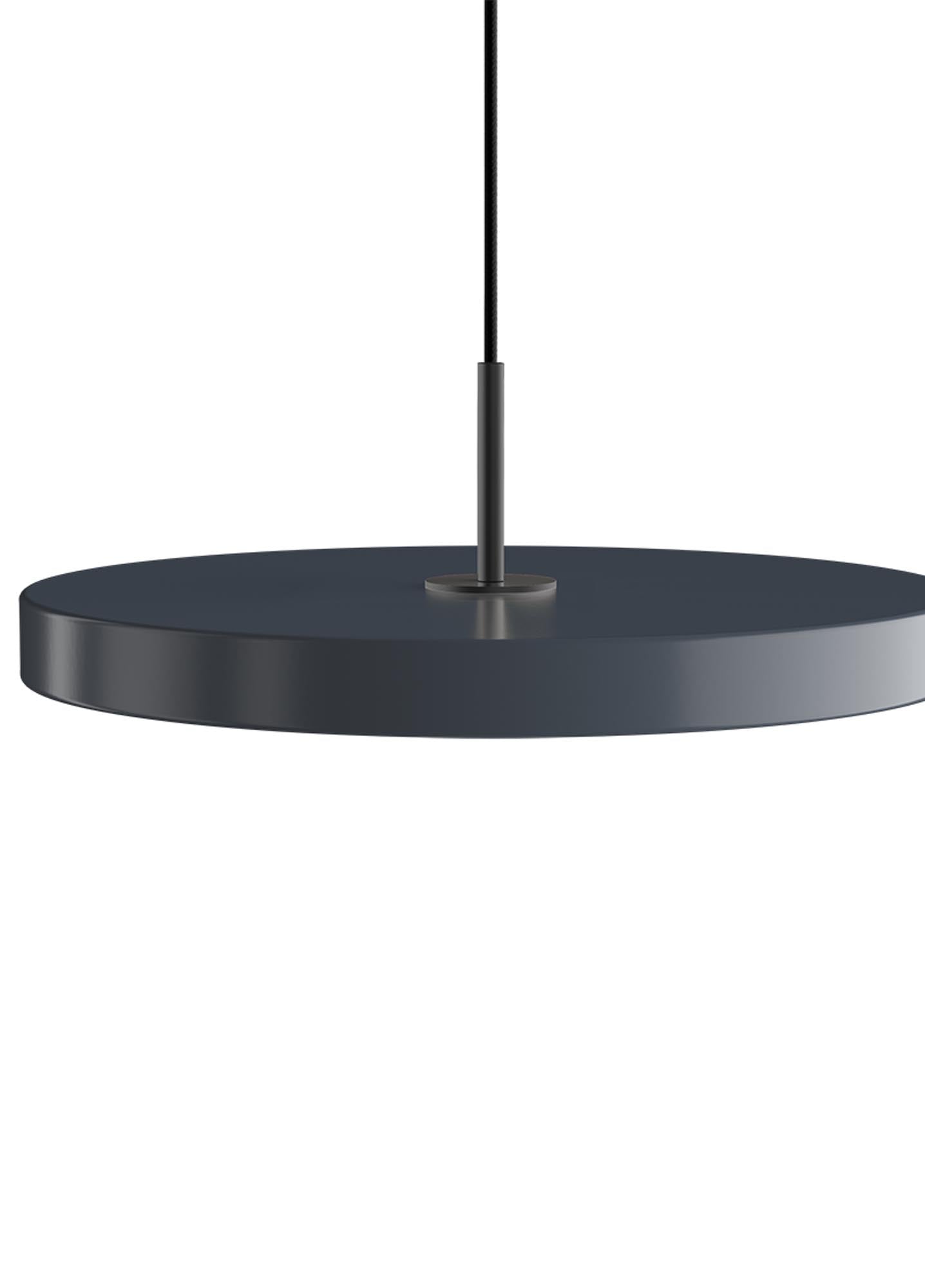 Asteria Pendelleuchte: Zeitloses Design trifft auf moderne Eleganz.