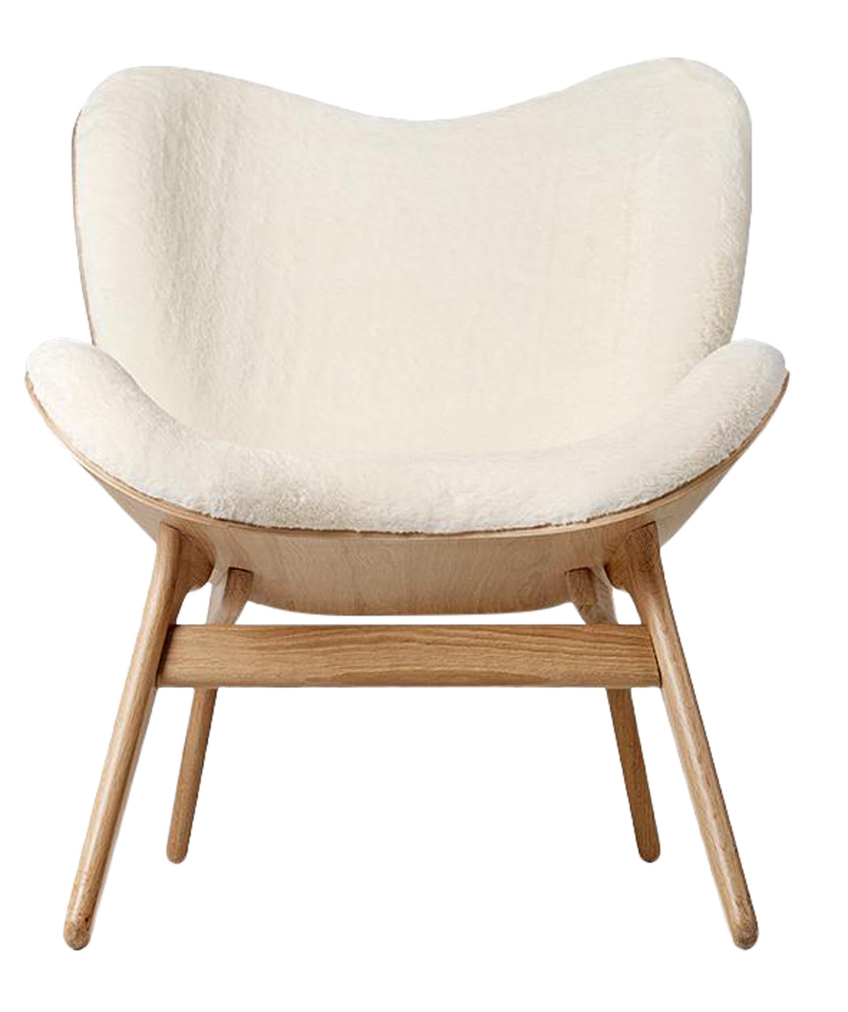 Entdecken Sie den A Conversation Piece Low Sessel von Umage – der perfekte Loungesessel für Ihr Zuhause, nachhaltig und individuell gestaltbar.