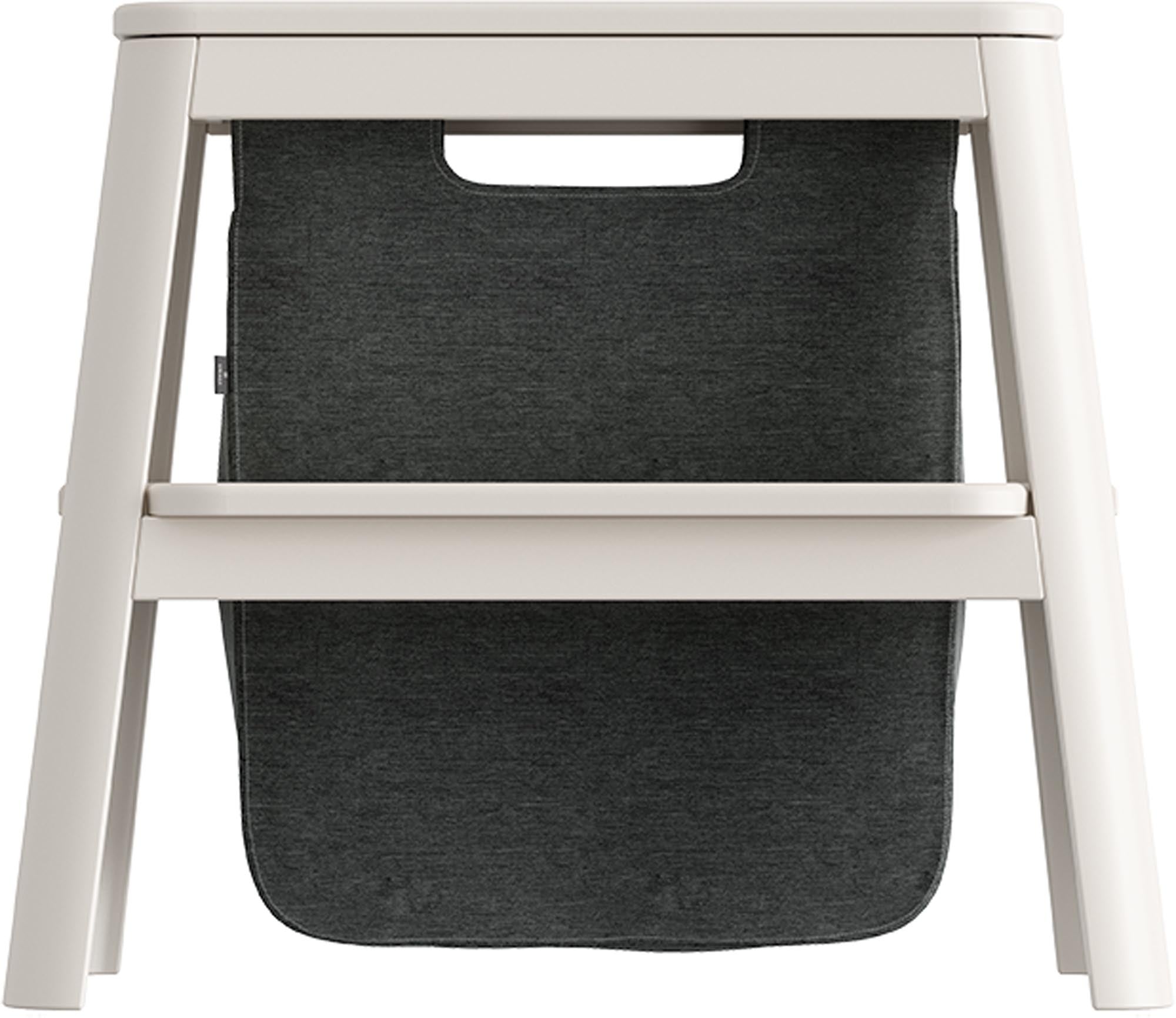 Der Step it Up Tritthocker von Umage: Robuste Bauweise, rutschfeste Oberfläche und praktische, waschbare Tasche für vielseitige Einsatzmöglichkeiten.