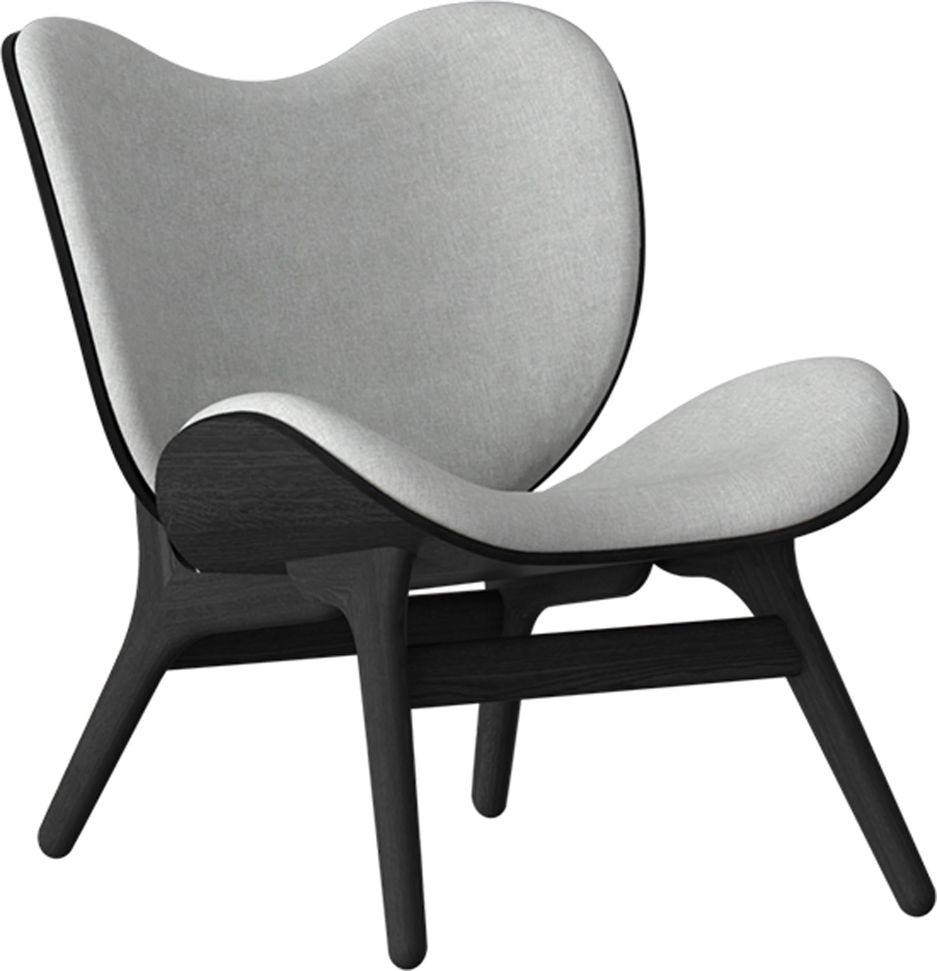 Der A Conversation Piece Low Sessel von Umage vereint stilvolles skandinavisches Design mit höchstem Sitzkomfort für entspannte Momente.