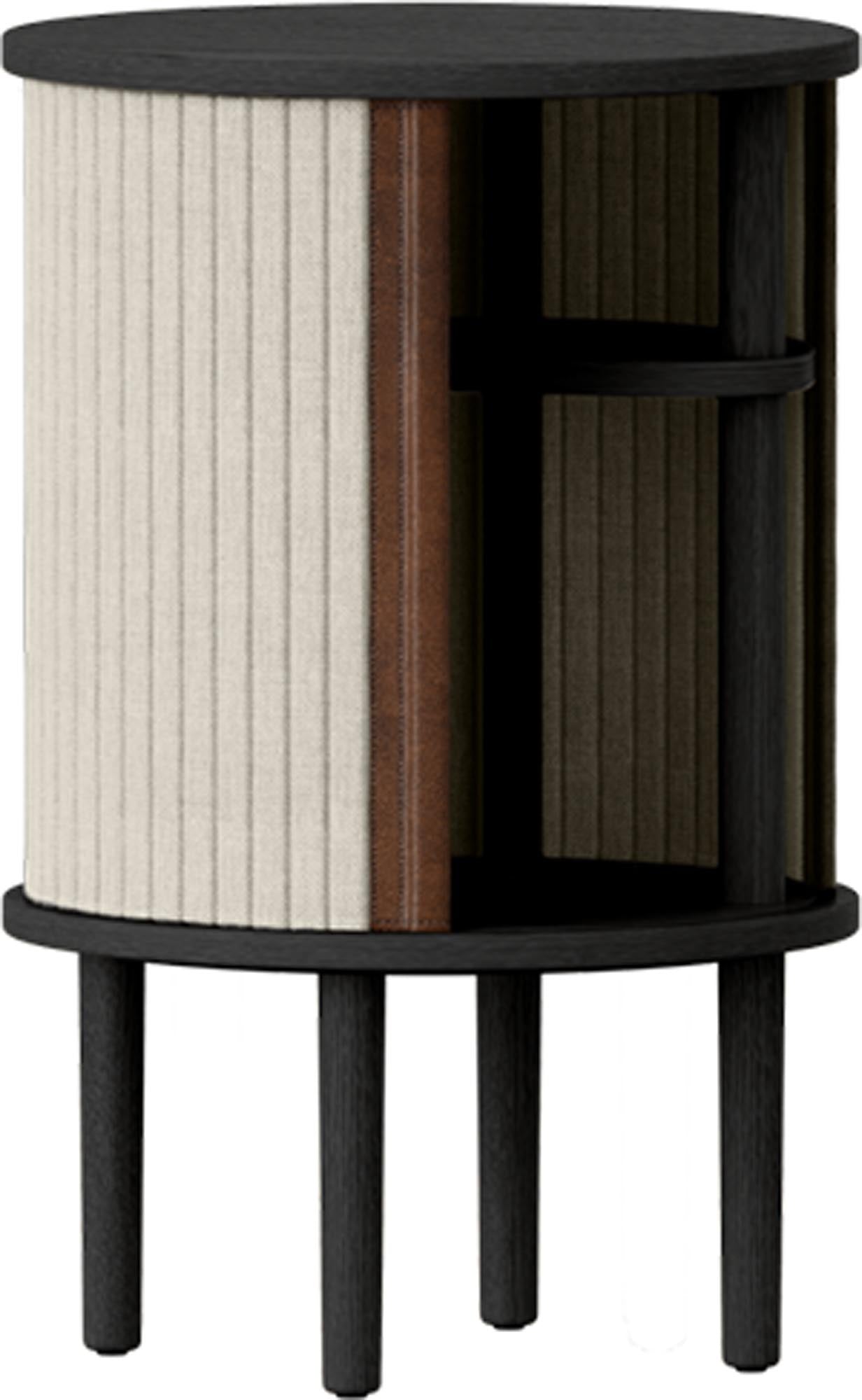 Entdecken Sie das Audacious Sideboard Mini von Umage – ein modernes Möbelstück, das Funktionalität und skandinavisches Design vereint.