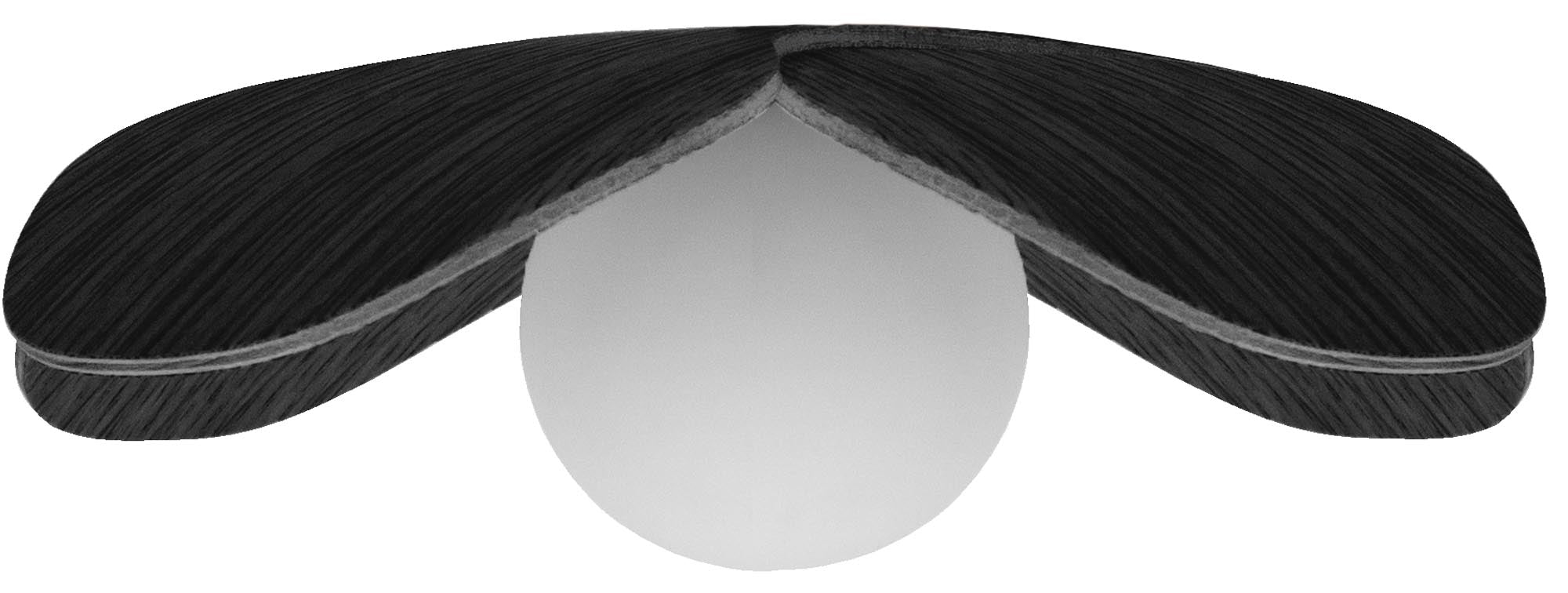 Stilvoller Lampenschirm aus Eichenfurnier mit floralem Design.