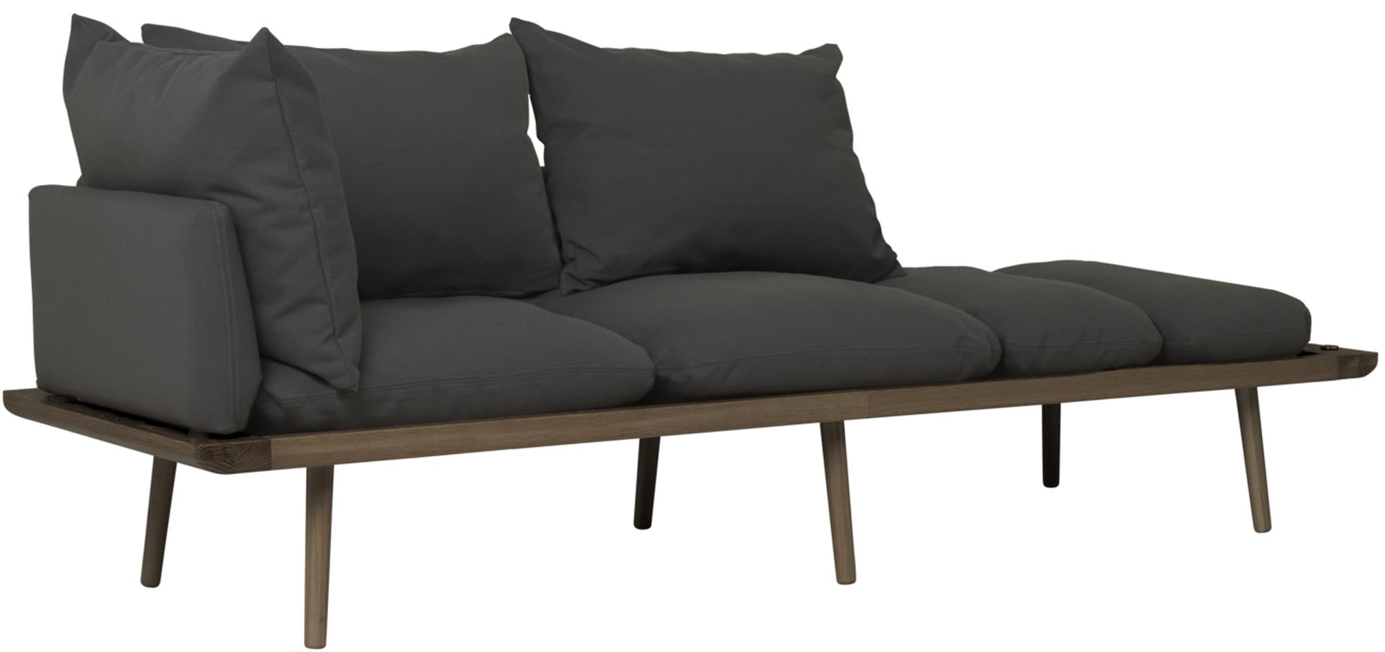 Umage Lounge Around 3-Sitzer: Elegantes Sofa für gemütliche Stunden, das modernen Komfort und skandinavisches Design vereint.