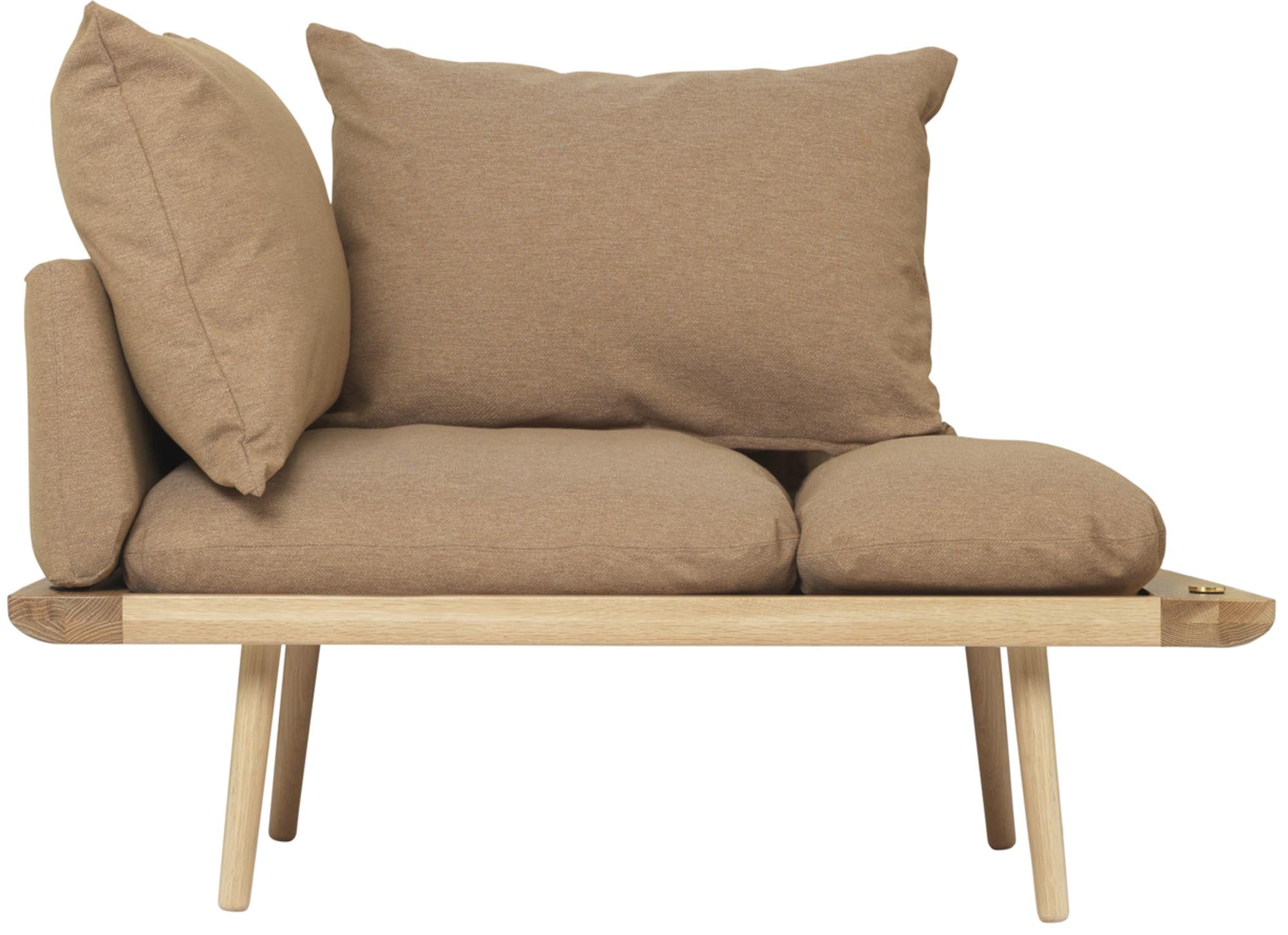 Entdecken Sie das Lounge Around 1.5-Sitzer Sofa von Umage – ideal für gemütliche Stunden und modernes Wohndesign.