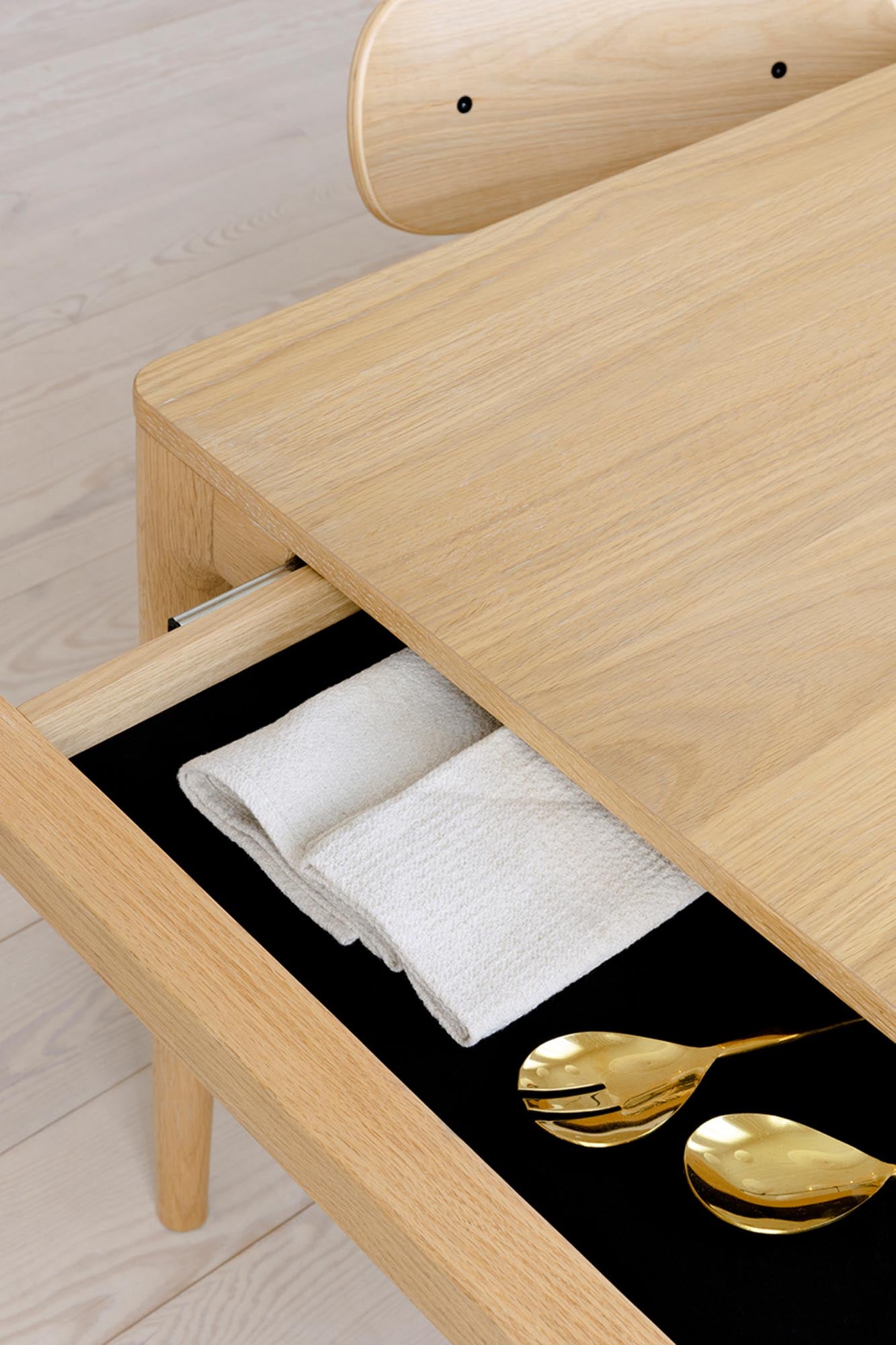 Eleganter Umage Esstisch Heart'n'Soul für zeitlose Esszimmer.