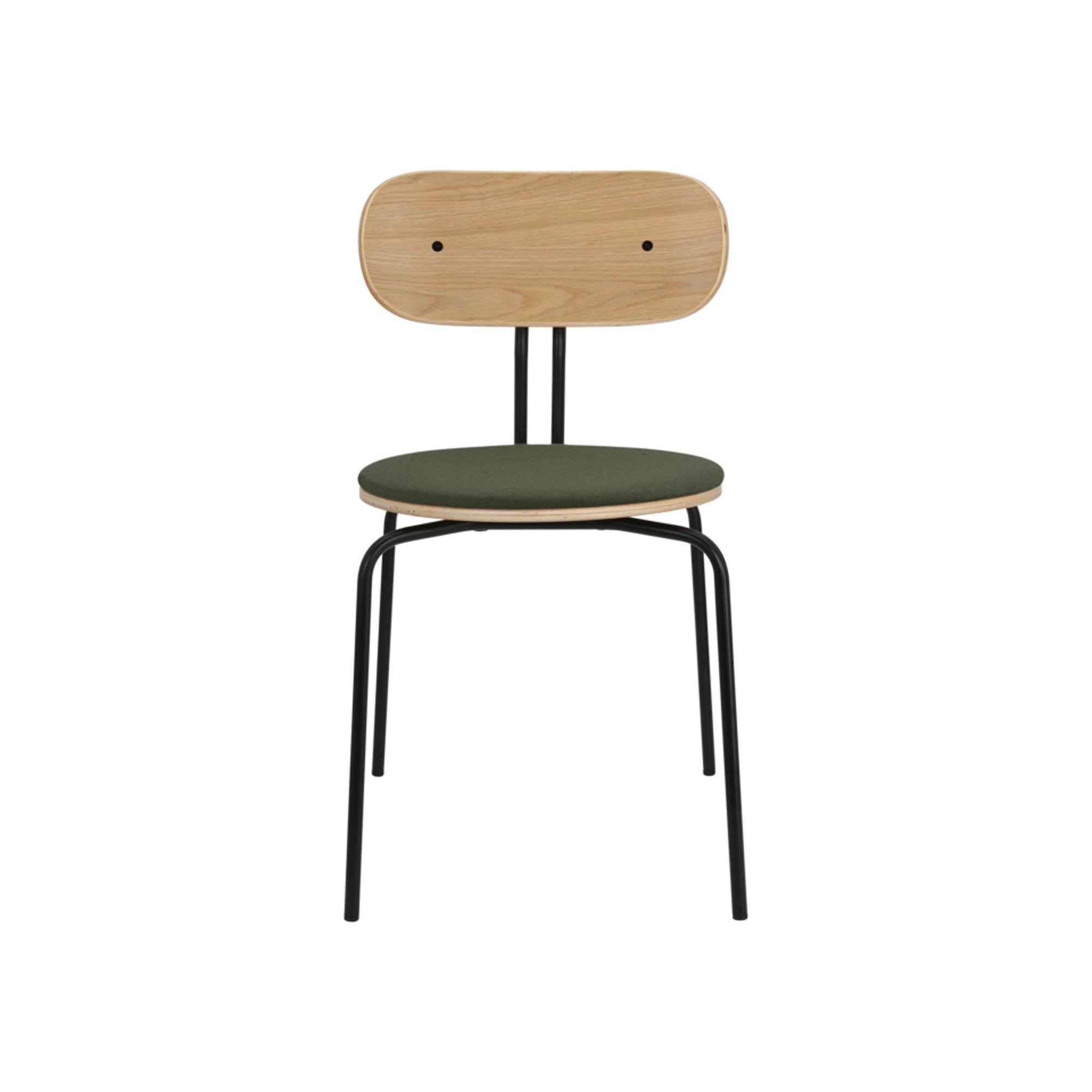 Curious Stuhl von Umage: Eleganter Komfort im nordischen Design.