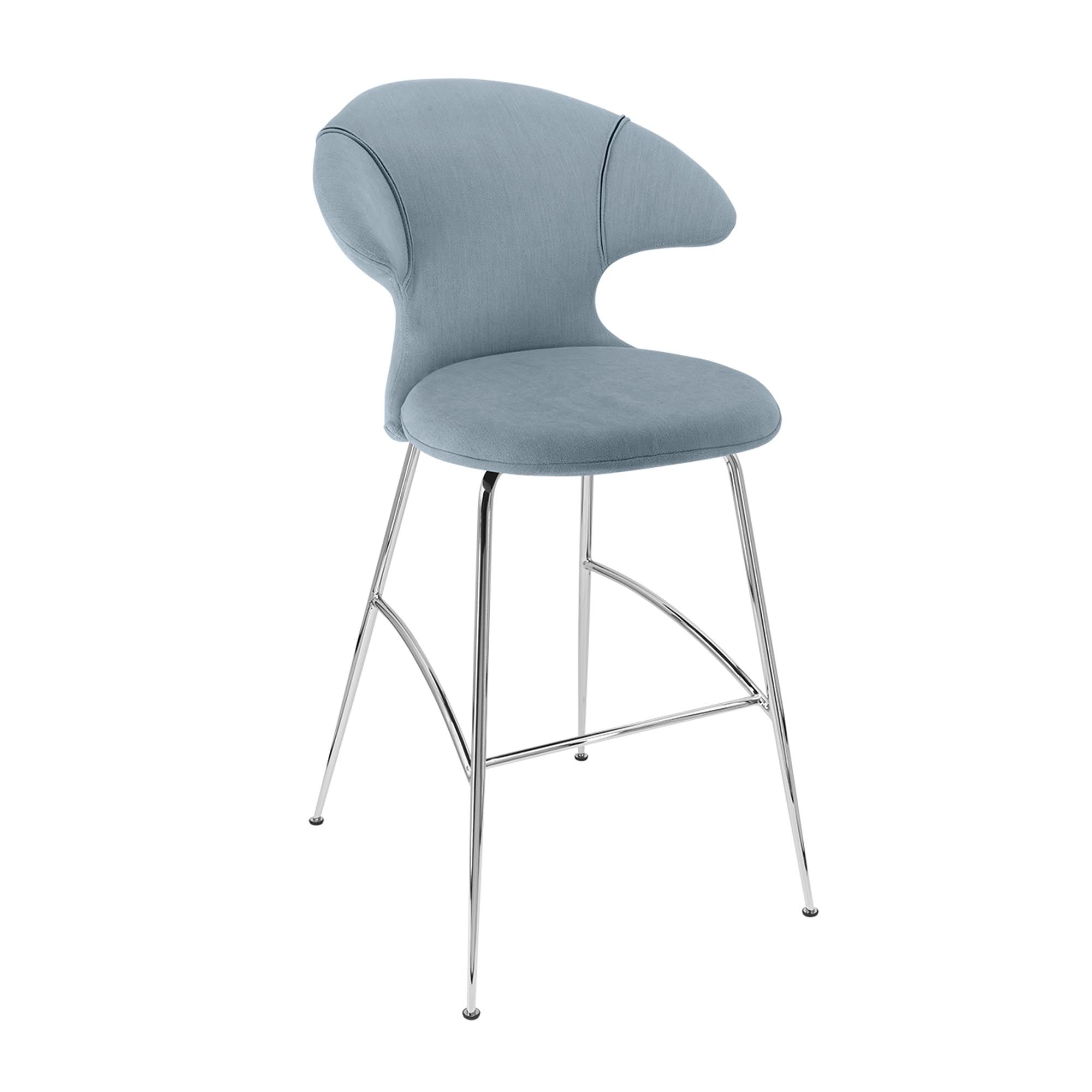 Entdecken Sie den Time Flies Barstuhl von Umage – skandinavisches Design trifft auf höchsten Komfort und zeitlose Eleganz für Ihr Zuhause.