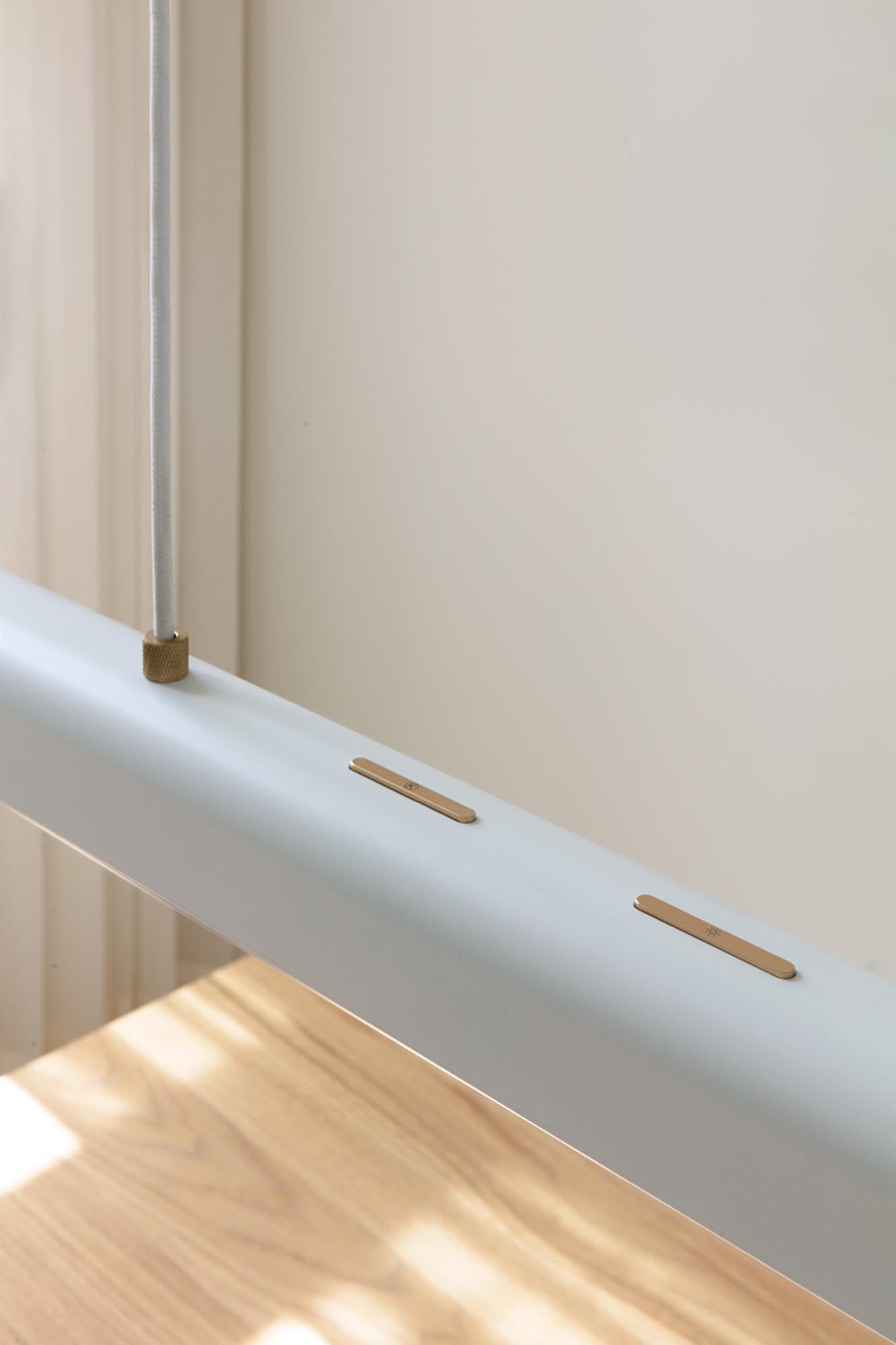 Die Hazel Branch Pendelleuchte von Umage kombiniert natürliche Formen mit modernster Technologie. Ideal für stilvolle Beleuchtung in jedem Raum.