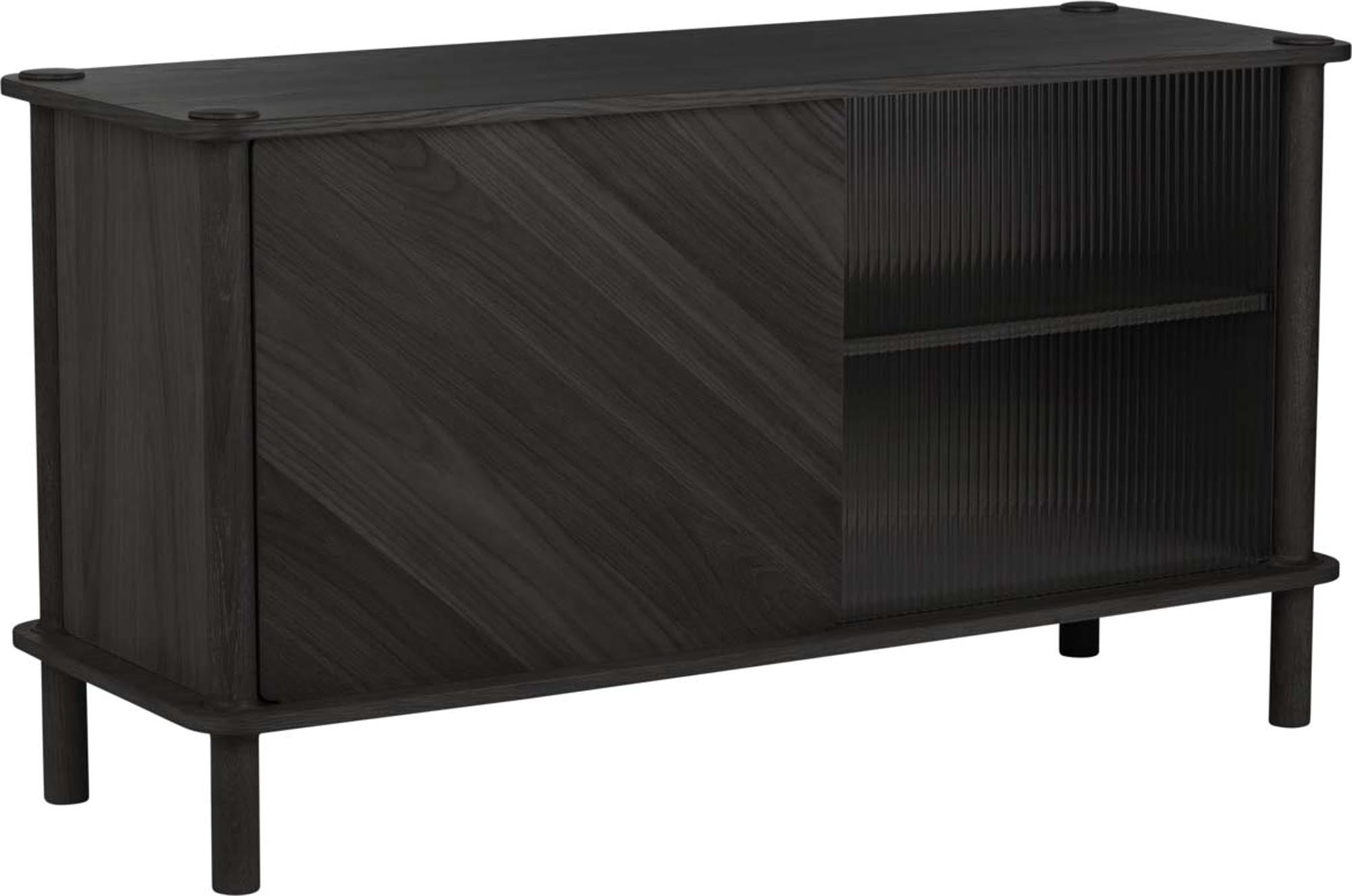 Stilvolles Umage Sideboard mit Glastüren für modernes Wohnen.