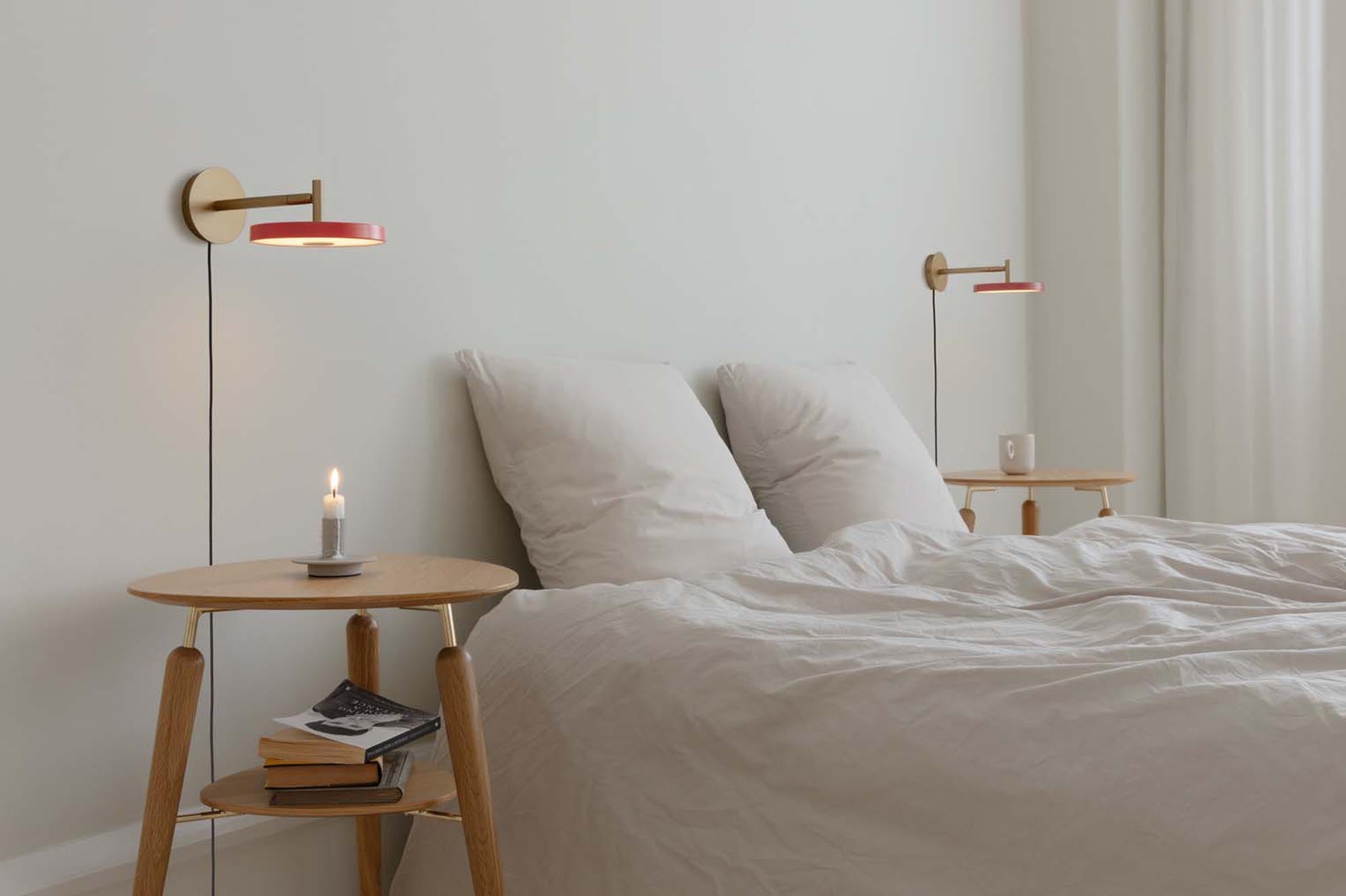 Elegante Asteria Wandleuchte short von Umage: Hochwertige Materialien und dimmbare Funktion für jeden Raum.