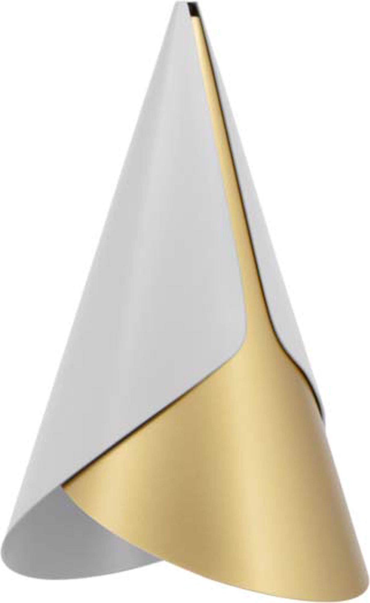 Entdecken Sie den Cornet Lampenschirm von Umage – ein stilvolles Accessoire in 16 modernen Farbtönen für jeden Raum.