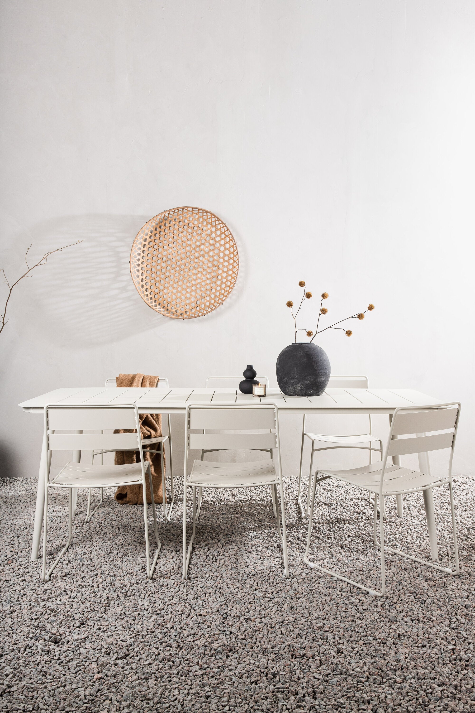 Lina Outdoor-Tischset 200cm/6St. in Beige präsentiert im Onlineshop von KAQTU Design AG. Gartentischset ist von Venture Home