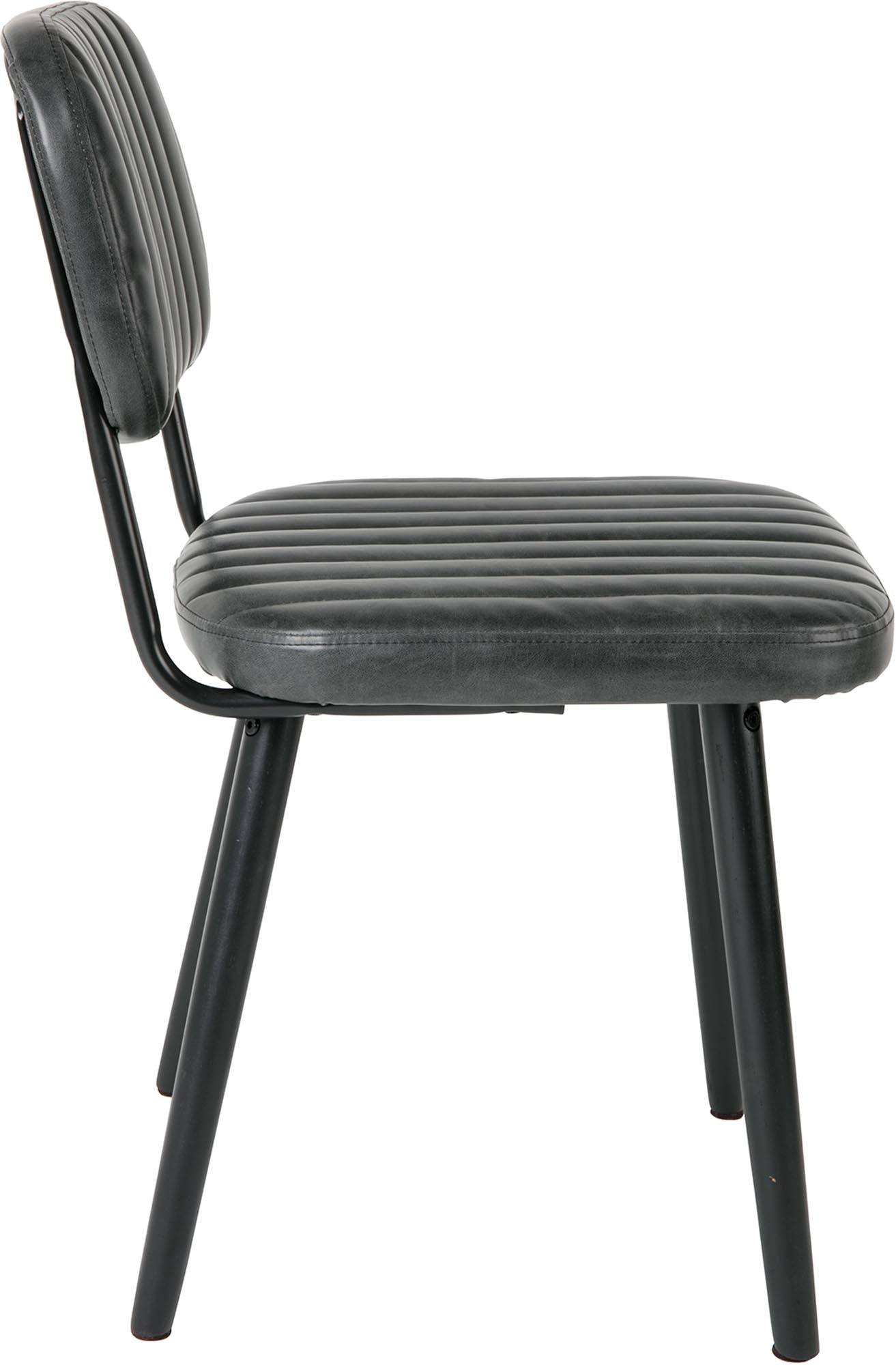 Entdecken Sie den Stuhl JAKE WORN von White Label Living – eine harmonische Kombination aus langlebigem Eichenholz und elegantem Kunstleder für modernes Wohnen.