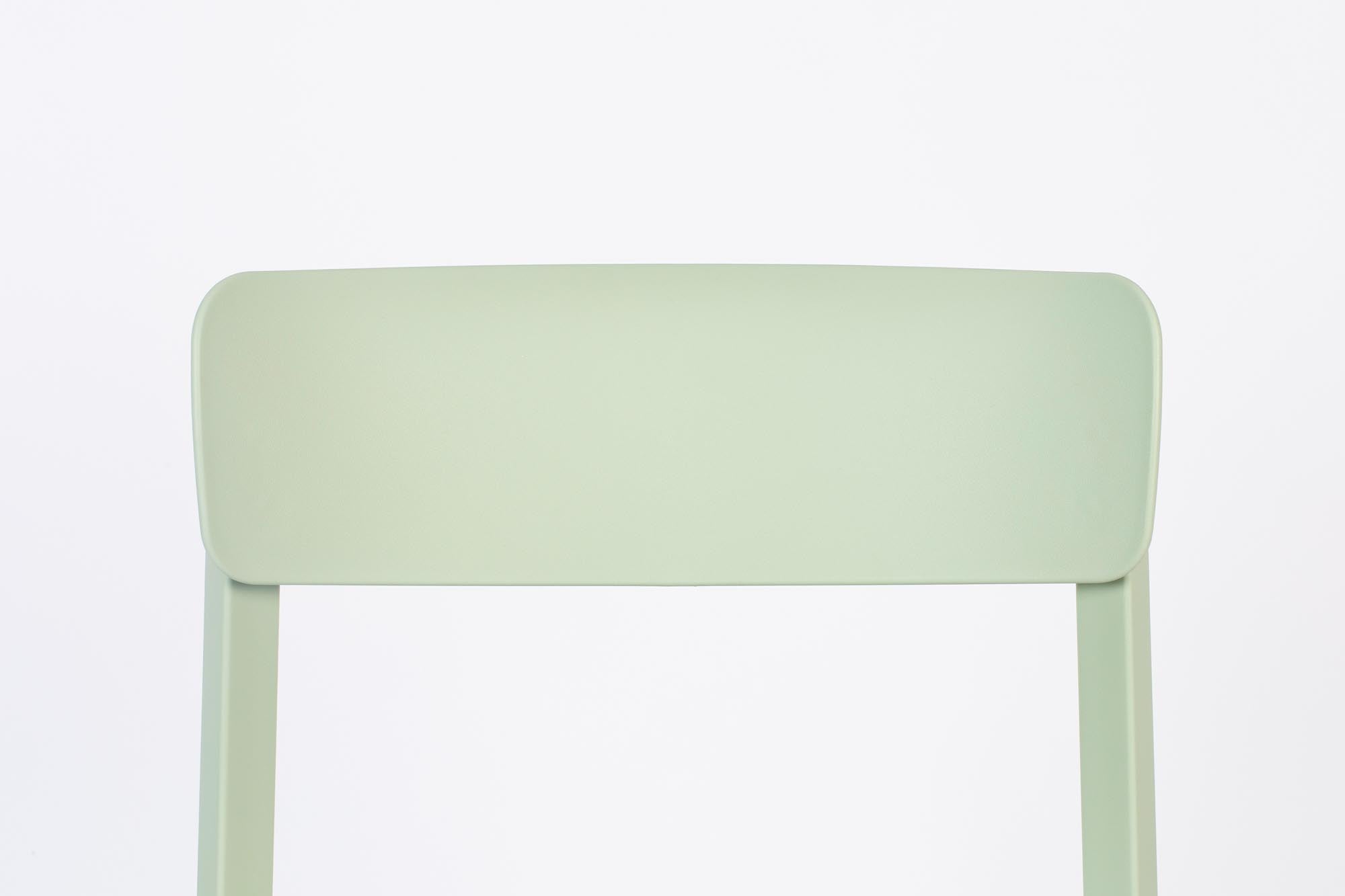 Der Stuhl Clive von White Label Living besticht durch stilvolle Eleganz und hohen Sitzkomfort. Perfekt für jedes Zuhause und Büro.