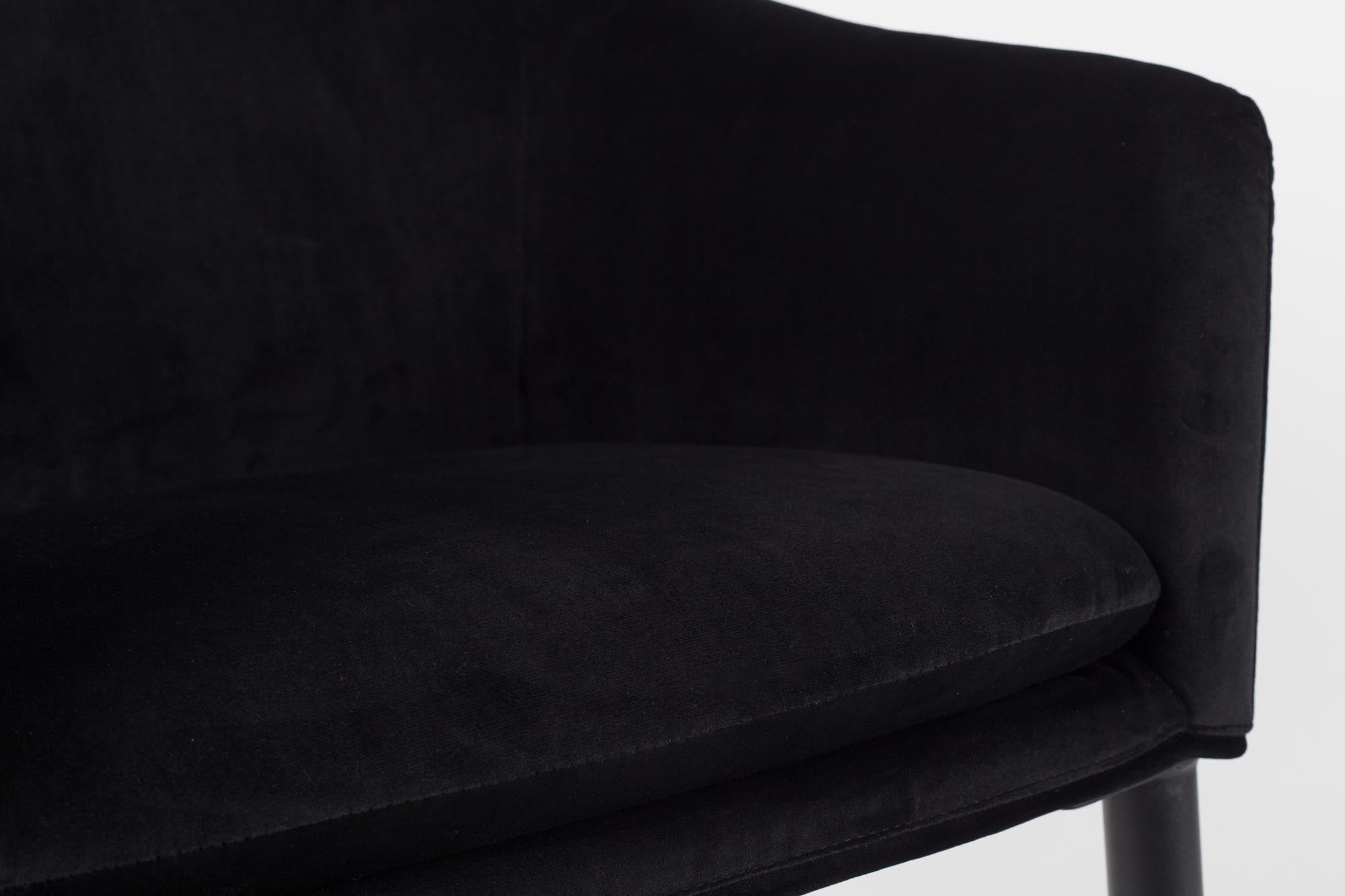 Der Armlehnstuhl CATELYN von White Label Living vereint modernes Design mit höchstem Sitzkomfort und verleiht Ihrem Zuhause eine stilvolle Note.