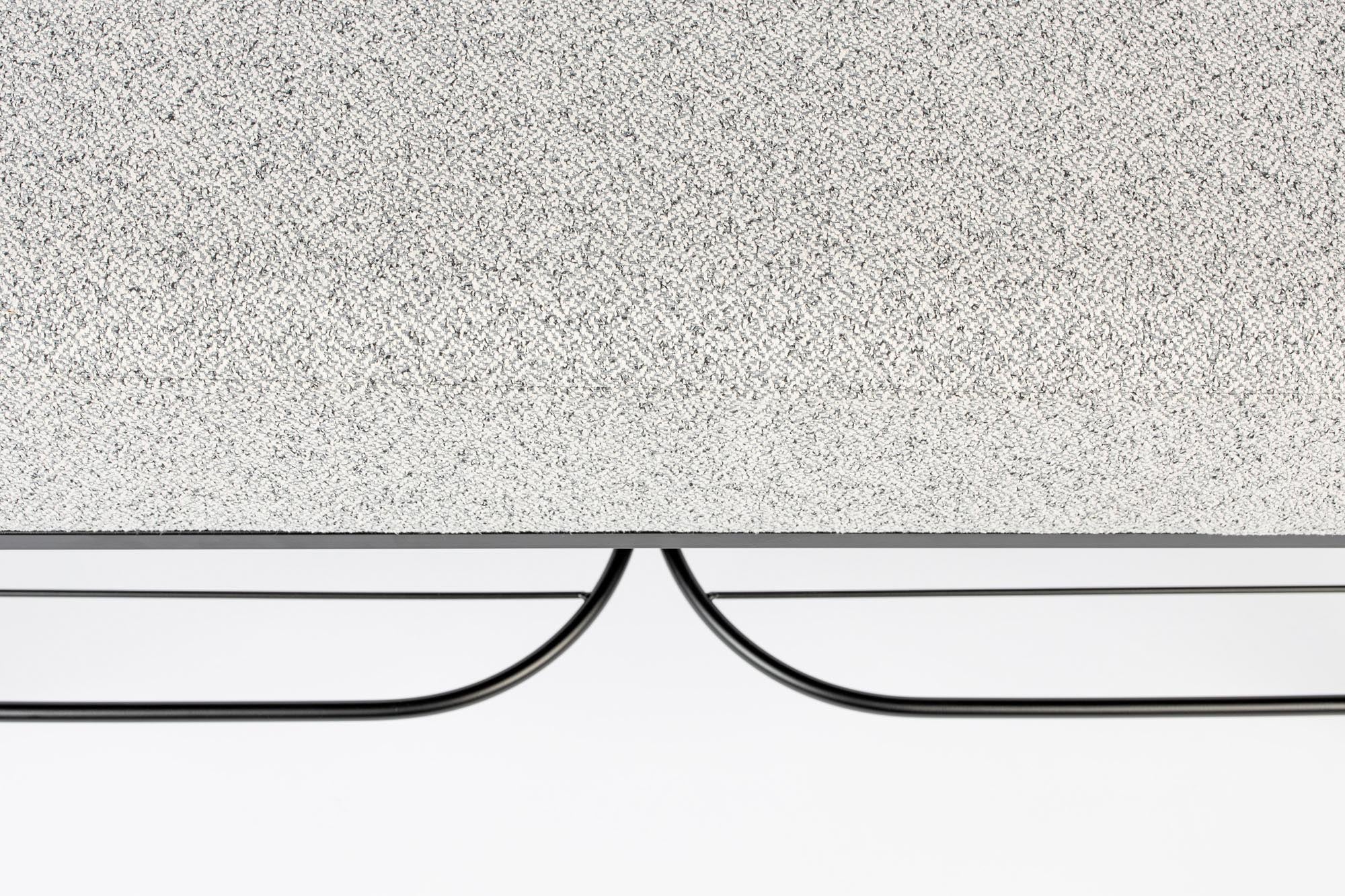 Entdecken Sie die Bank MILOU von White Label Living: Elegantes Design, robuste Bauweise und vielseitige Farboptionen für jeden Raum.