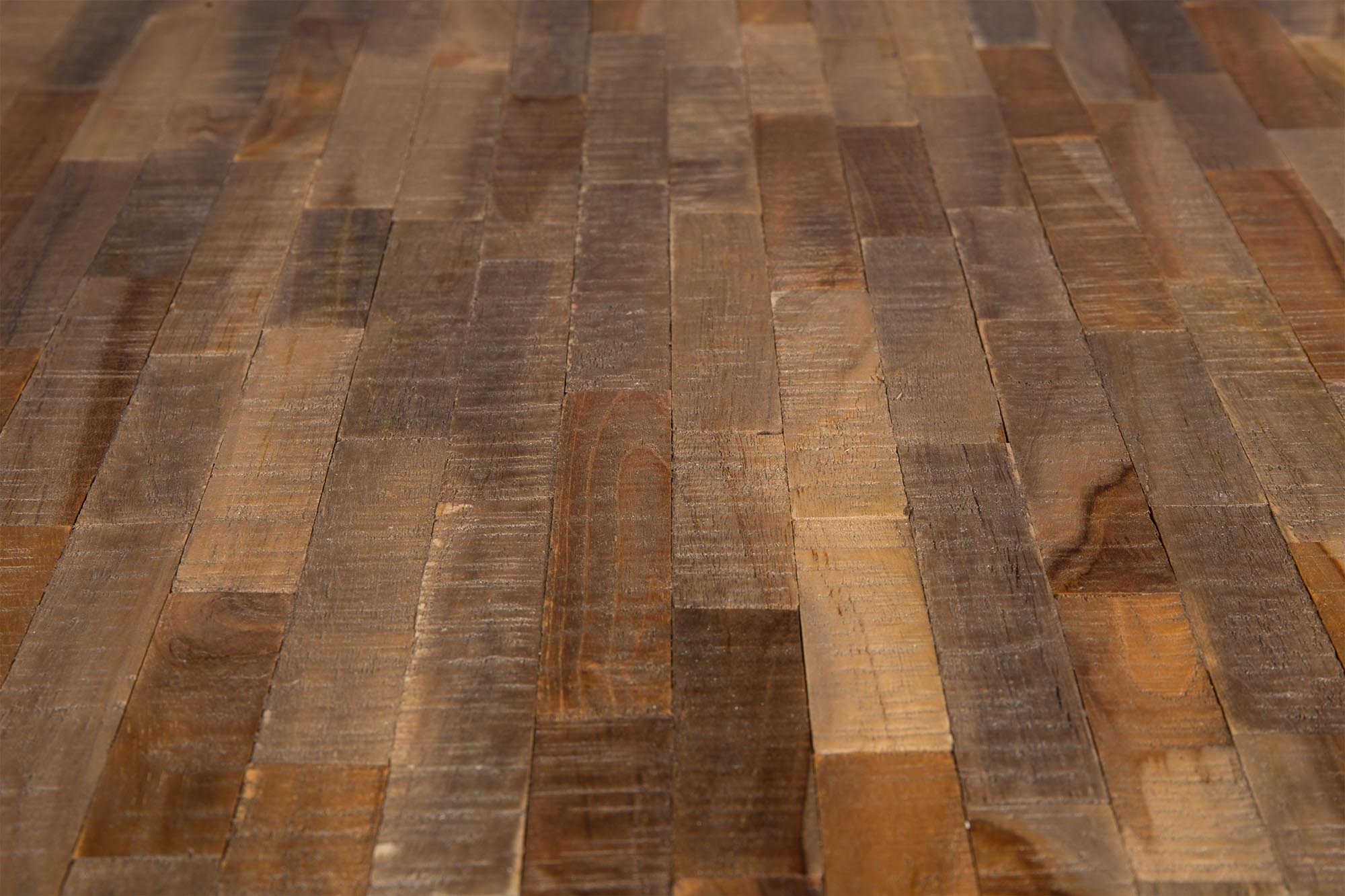 Entdecken Sie den stilvollen Tisch MO von White Label Living – die perfekte Ergänzung für Ihr modernes Esszimmer.