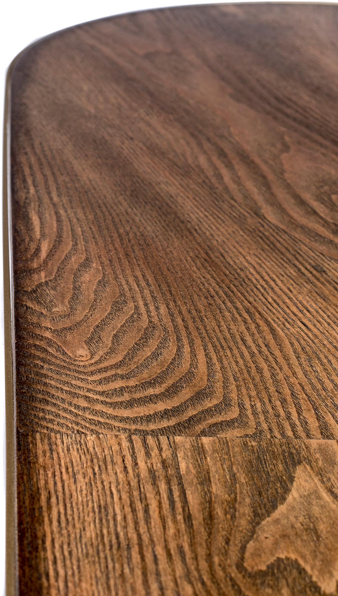 Der ovale Tisch DENISE OVAL vereint elegantes Design mit stabiler Holz-Metall-Konstruktion. Ideal für Mahlzeiten und stilvolle Dekoration.