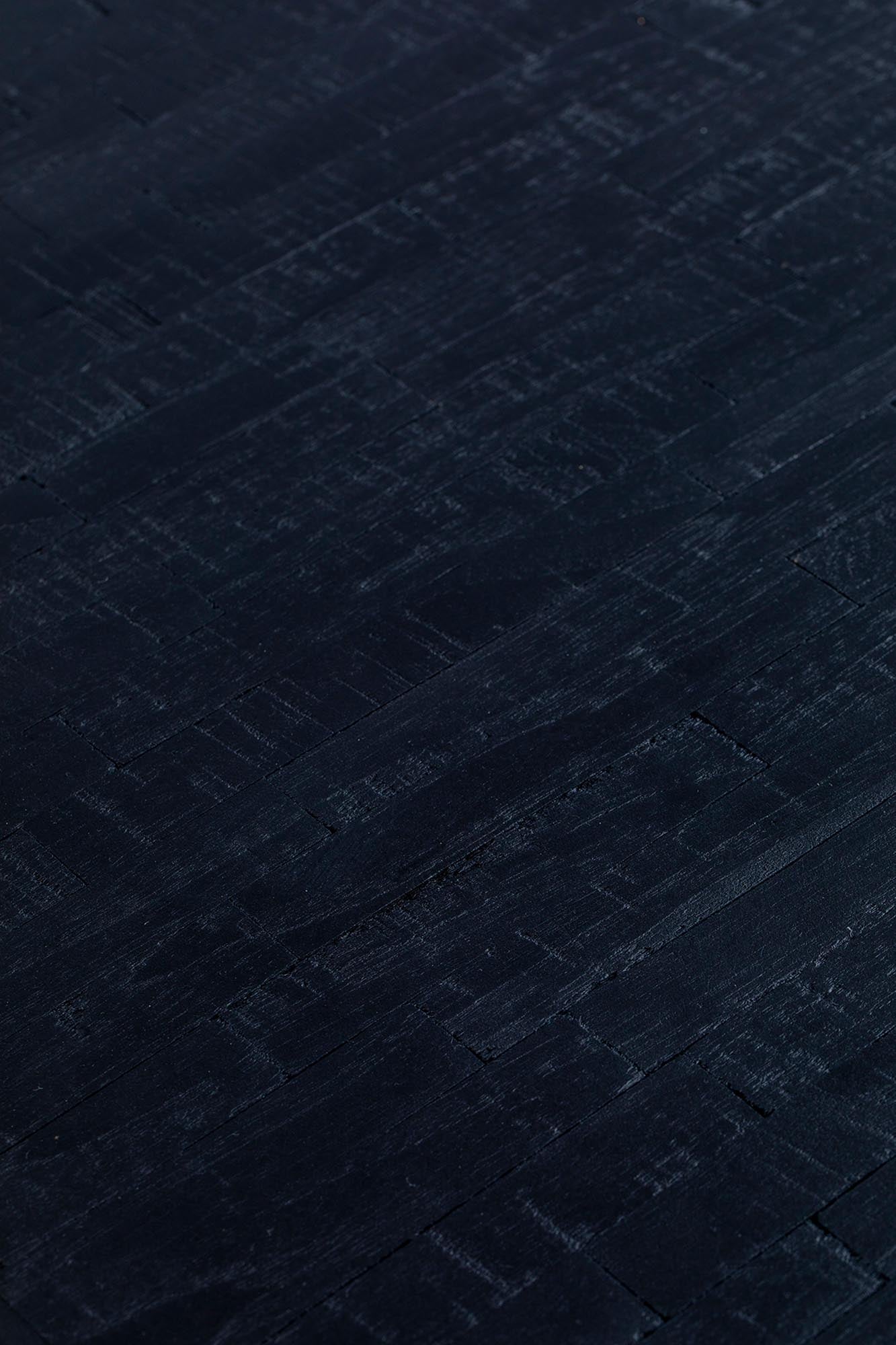 Tisch MO: Modern, zeitlos, robust. Holz & Metall, ideal für Mahlzeiten & Arbeit. Anpassbar in verschiedenen Farben.