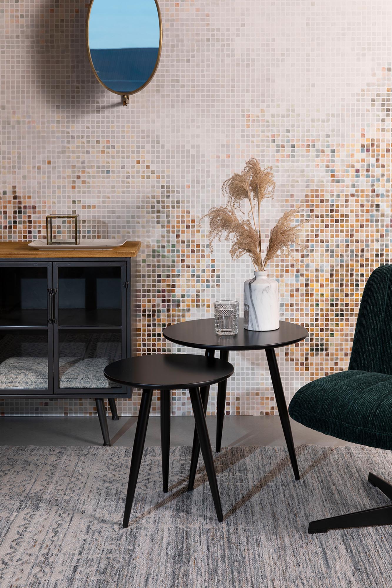 Stilvolles Beistelltisch-Set Daven 2er von White Label Living. Ideal für moderne Wohnräume, vielseitig einsetzbar und in verschiedenen Farben erhältlich.