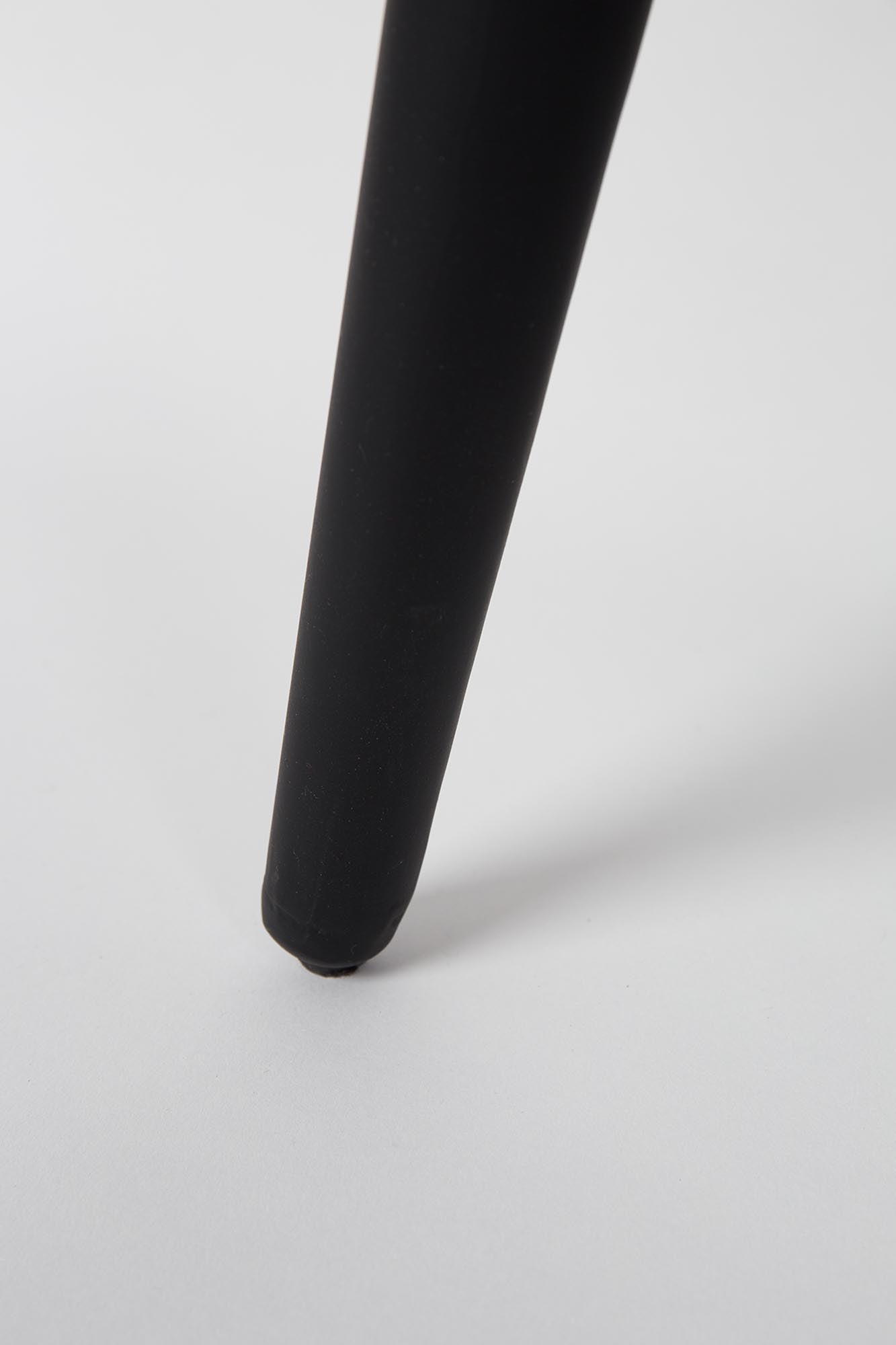 Das Sideboard SAN: stilvoll, praktisch, mit geräumigen Schubladen und zeitlosem Design für vielseitige Einrichtung.