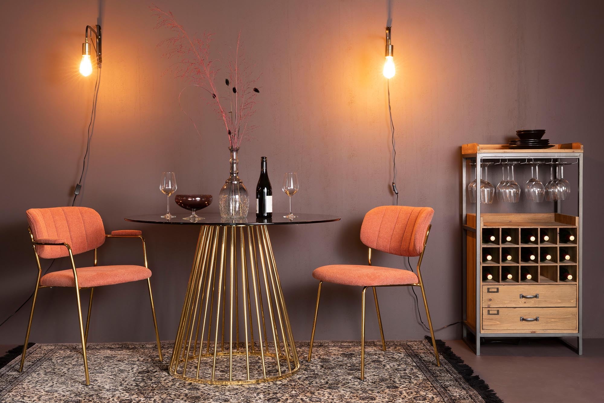 Stilvolles Cabinet EDGAR: Perfekte Symbiose aus Form und Funktion.