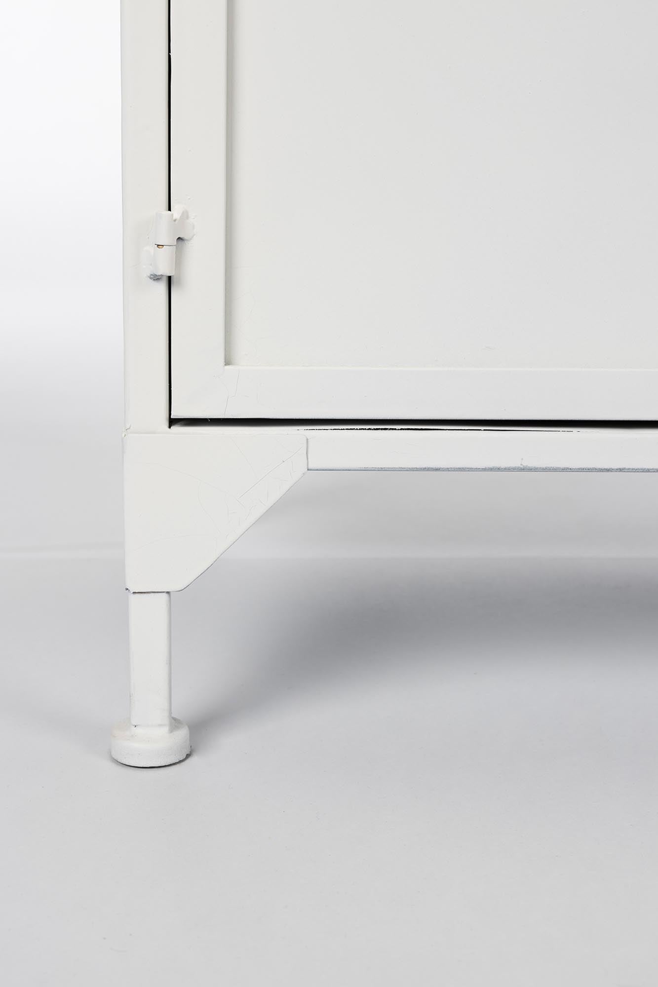 Elegantes Sideboard MIYA LOW 3türig von White Label Living. Perfekt für stilvolle Aufbewahrung in Ihrem Wohn- oder Esszimmer.