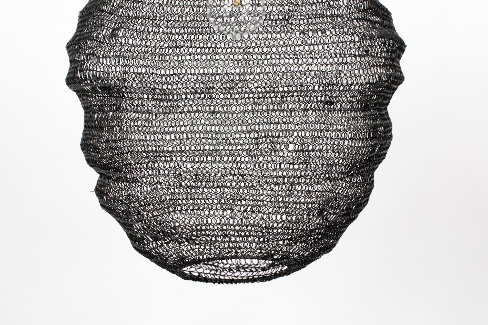 Pendelleuchte Lena: Stilvolle Beleuchtung für moderne Wohnräume.