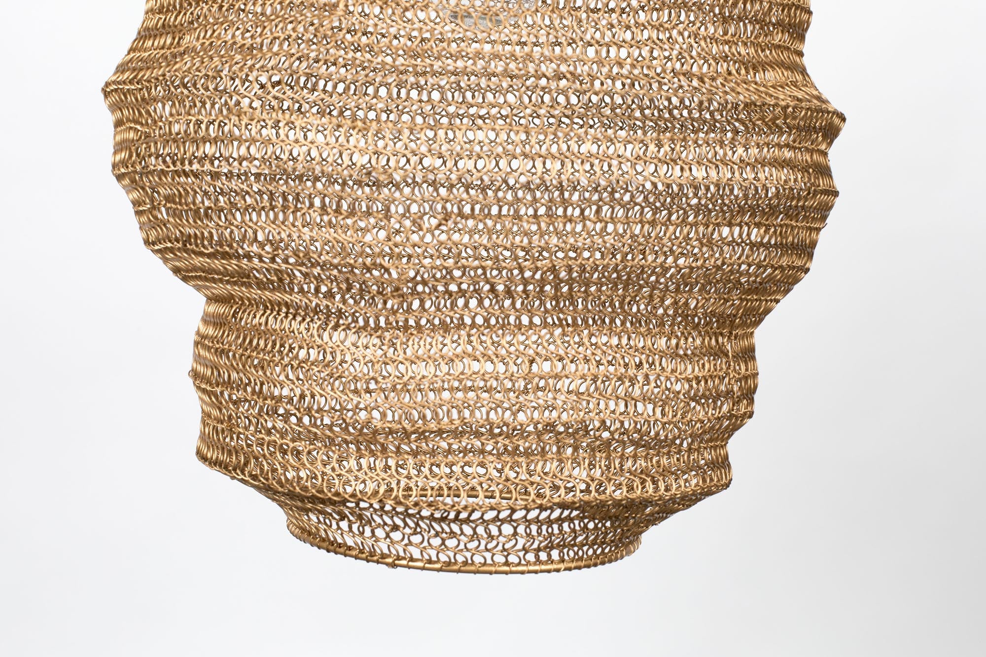 Pendelleuchte Lena: Modernes Design für stilvolle Raumbeleuchtung.