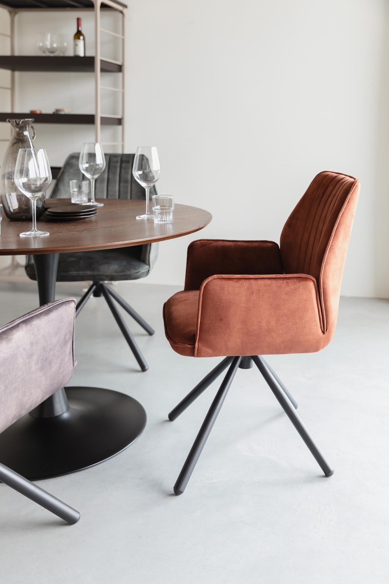 Stilvoller Armlehnstuhl Jamie: Perfekte Ergänzung für Ihr Zuhause.