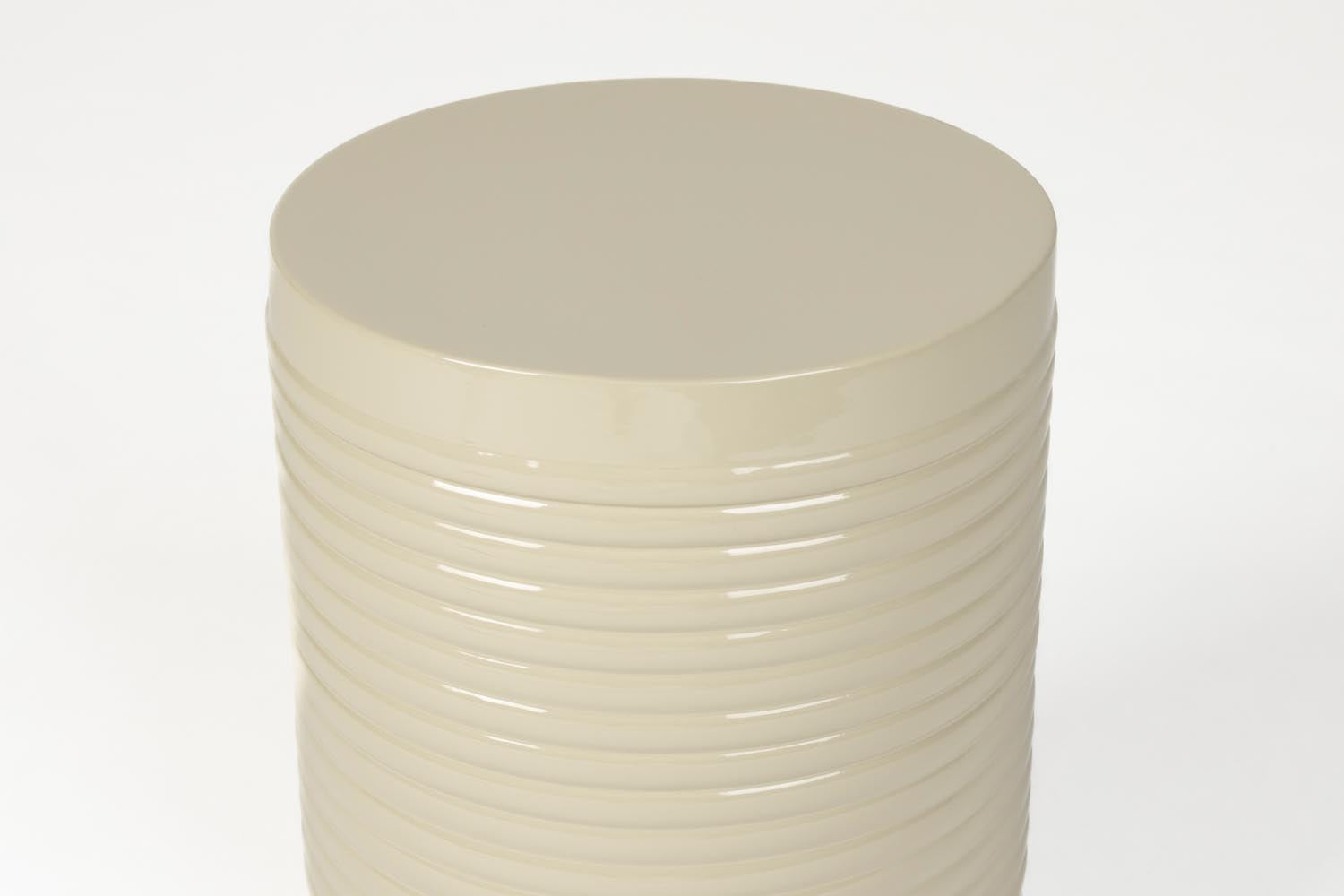 Eleganter Sven Beistelltisch S in Elfenbein von White Label Living.