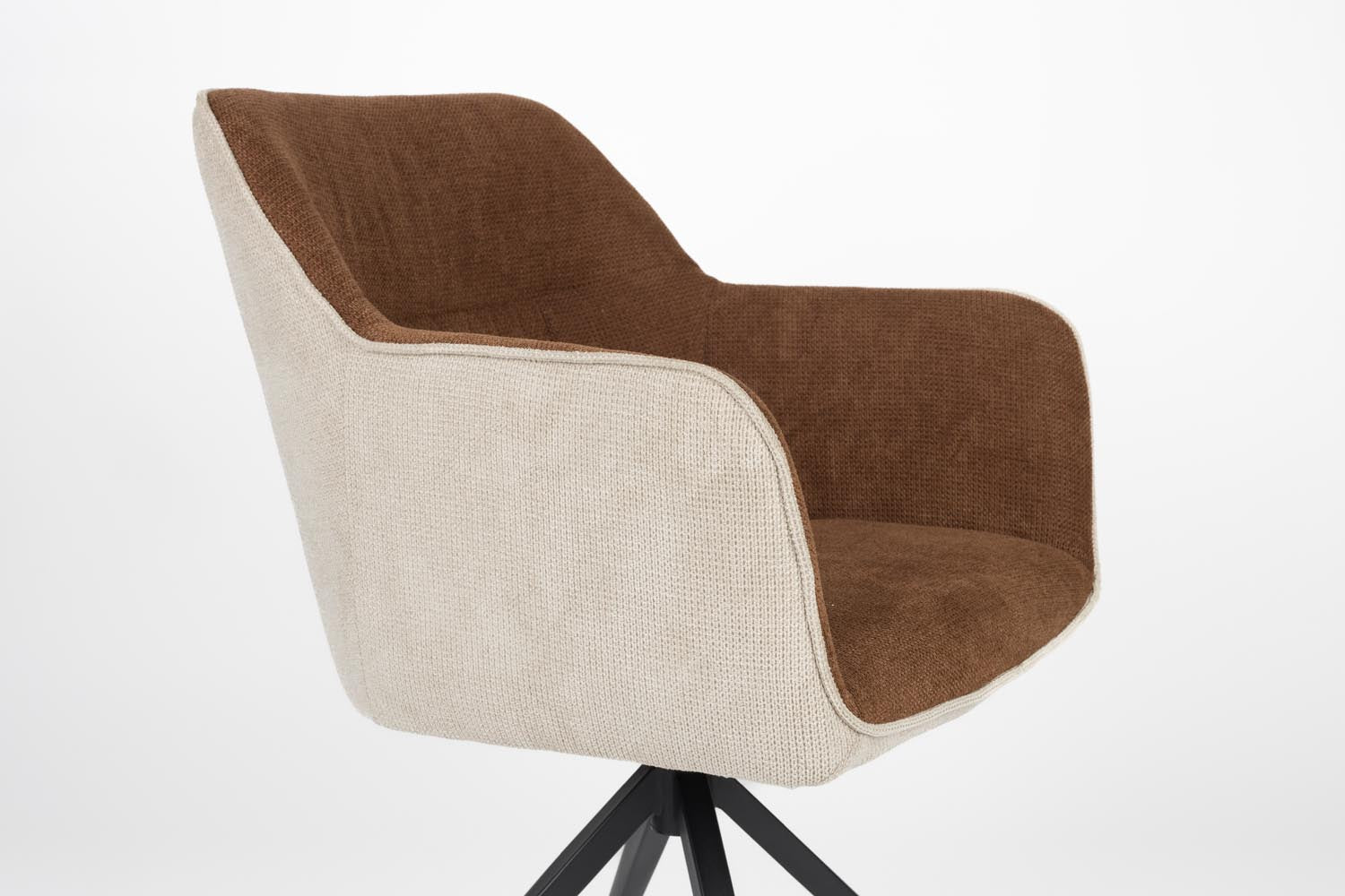 Stilvoller Sessel Daley in Beige/Braun von White Label Living. Komfortabel, pflegeleicht und ideal für jedes Zuhause.