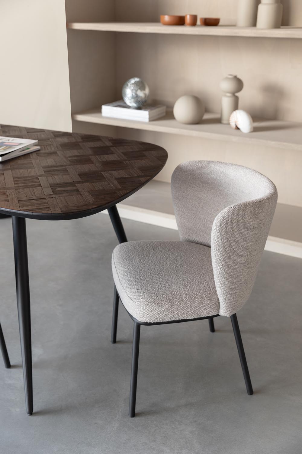 Moderner Webster Esstisch aus nachhaltigem Teakholz von White Label.