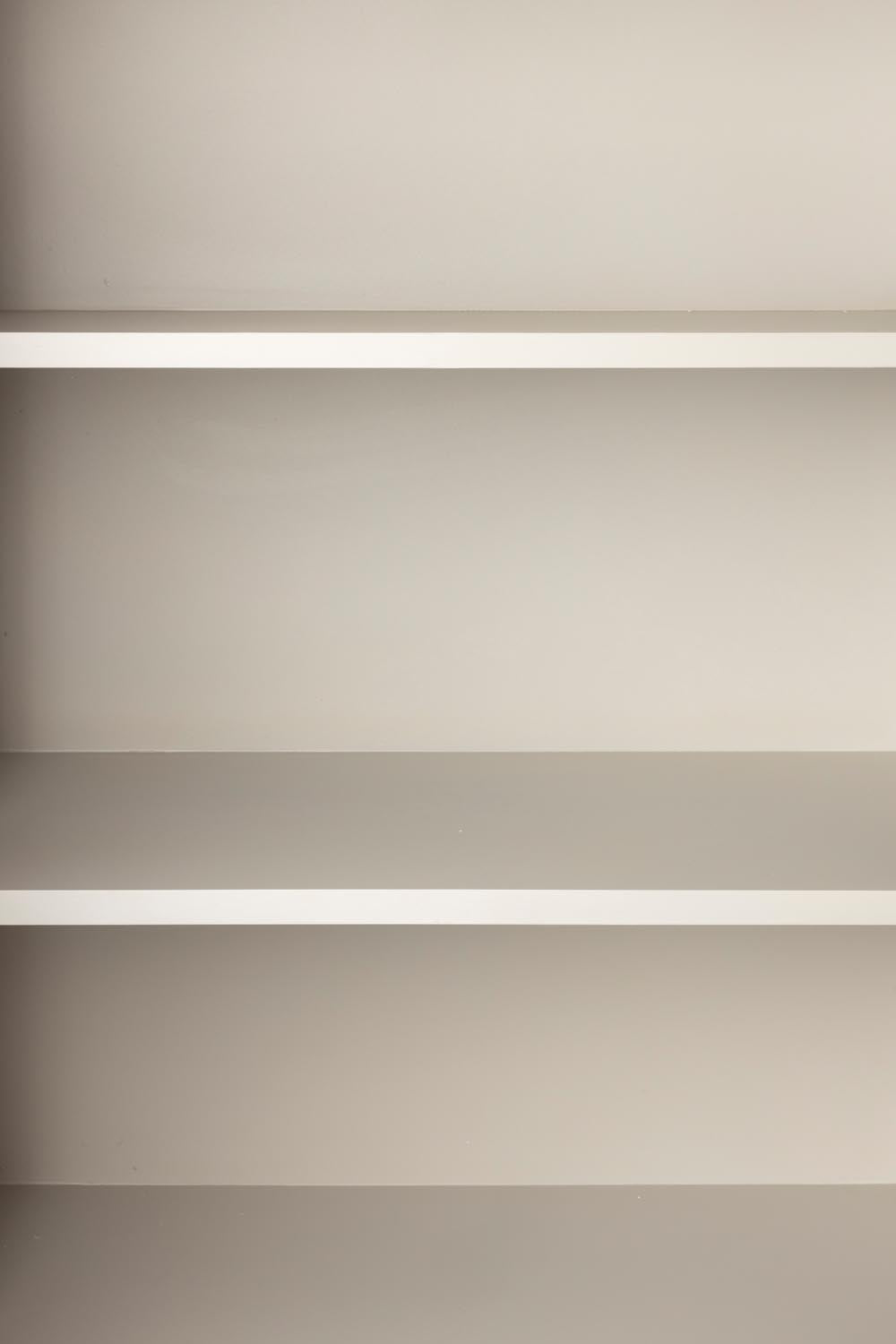 Moderner Schrank Funk High von White Label Living für stilvolles Ambiente.