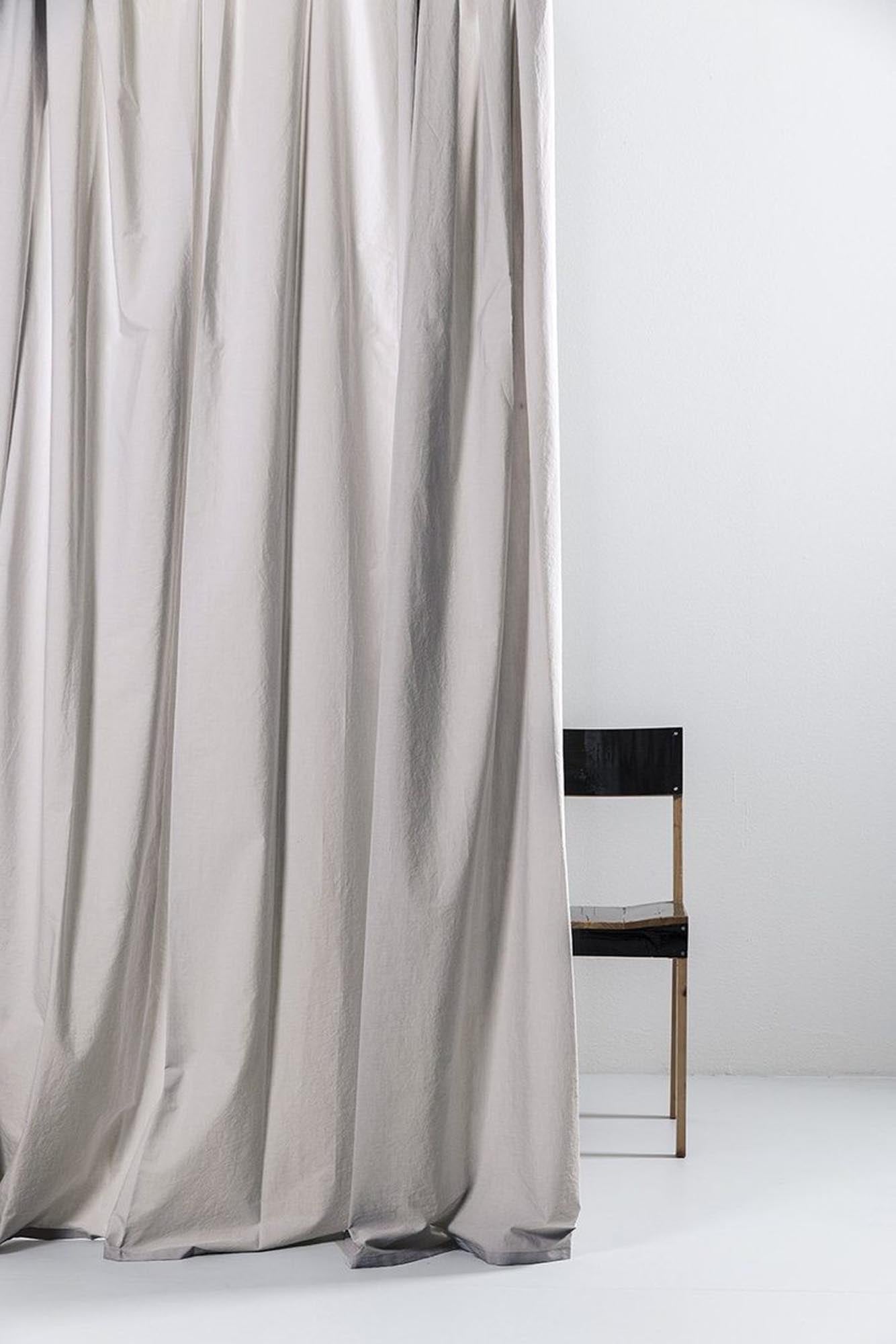 Eleganter Vorhang aus hochwertiger ägyptischer Baumwolle in stilvollem Weiss/Sand von ZigZagZurich – ideal für ein modernes Wohnambiente.