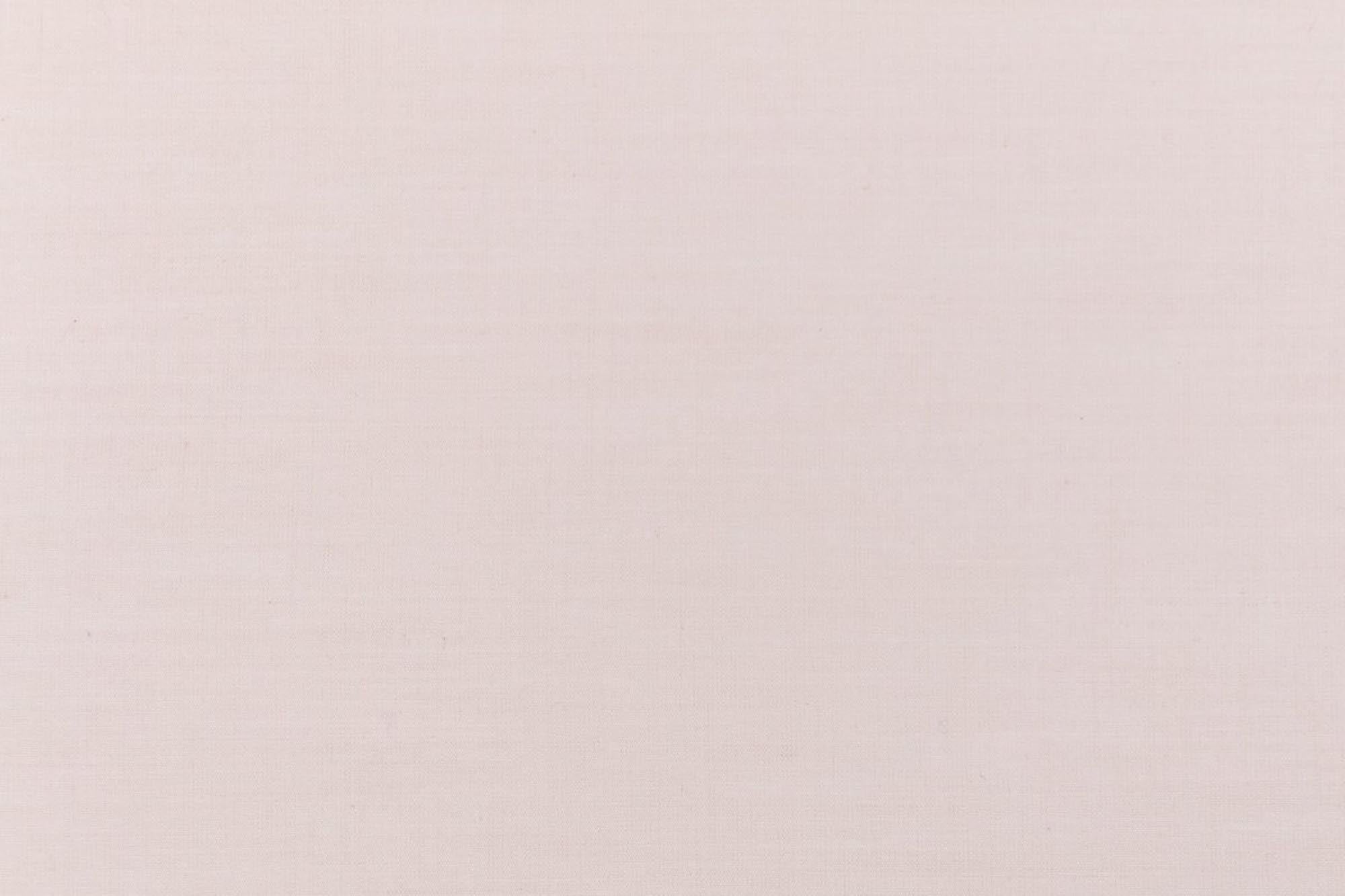 Stilvoller rosa Vorhang aus feiner ägyptischer Baumwolle von ZigZagZurich – ideal für eine gemütliche und elegante Wohnatmosphäre.