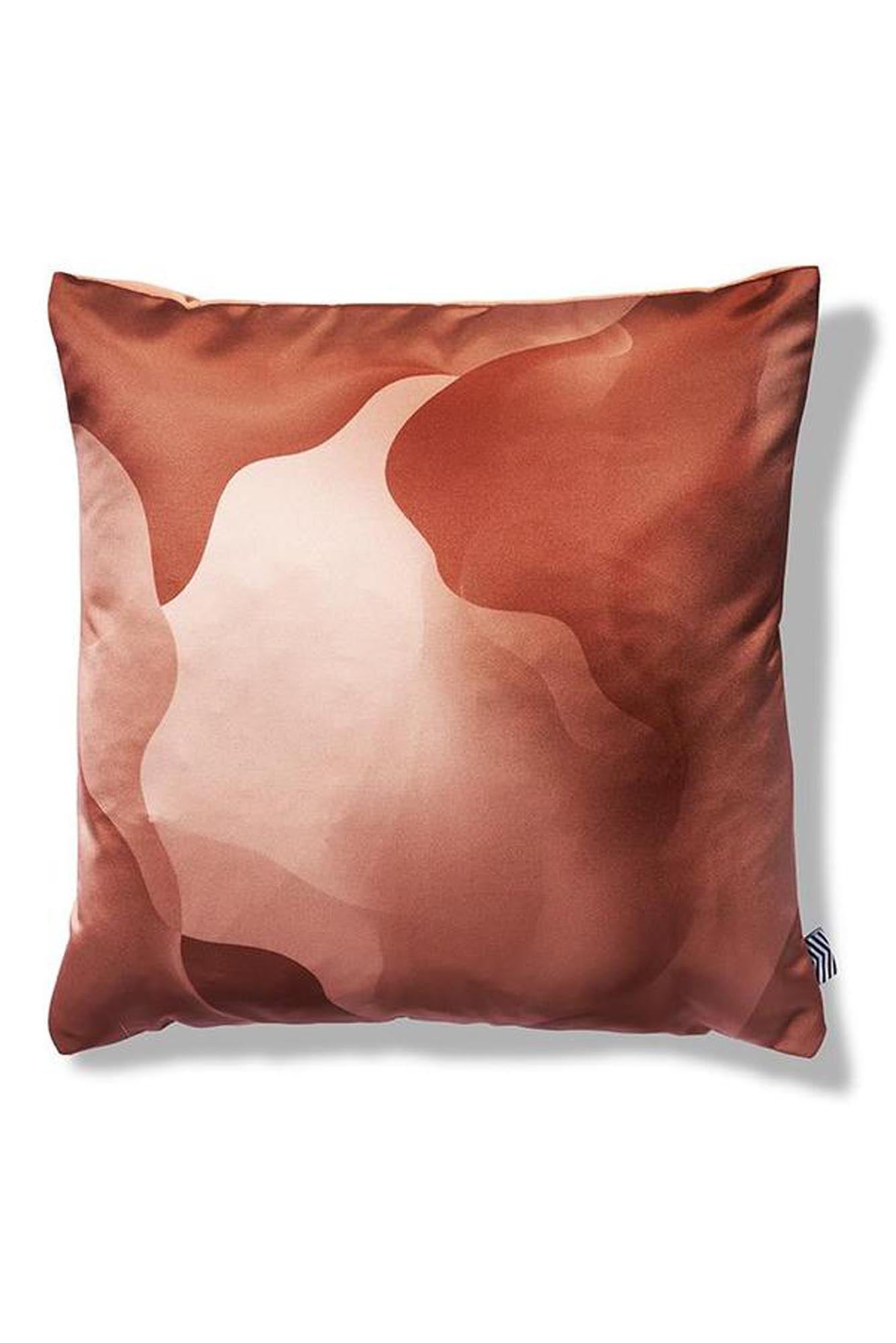 Amber Printed Art Kissenbezug: Einzigartiger Druck auf edlem Satin, handgefertigt in Italien. Verleiht deinem Zuhause einen kreativen Akzent.