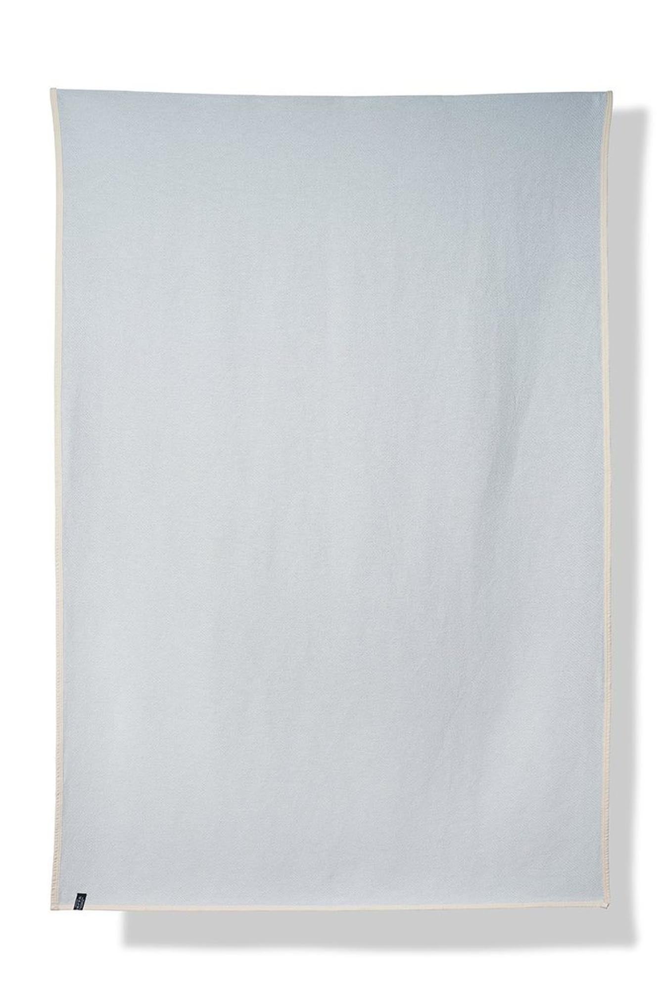 Entdecken Sie die Maxi XL Baumwoll Decke von ZigZagZurich – ein elegantes, vielseitiges Wohnaccessoire für höchsten Komfort und stilvolles Design.