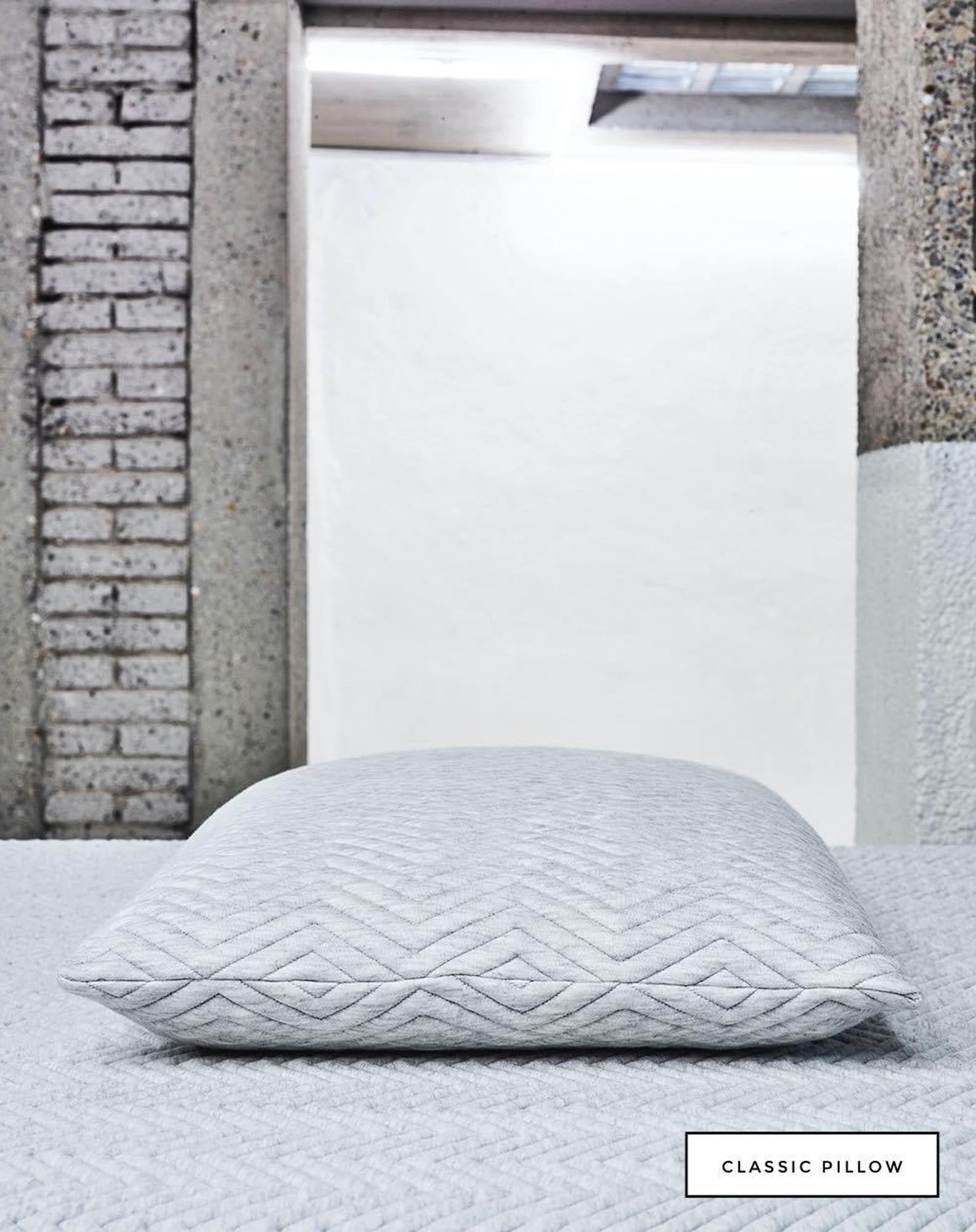 Entdecke das Naturlatex Kissen von ZigZagZurich – ideal für Rücken- und Seitenschläfer. Linderung von Druckstellen, nachhaltig und komfortabel.