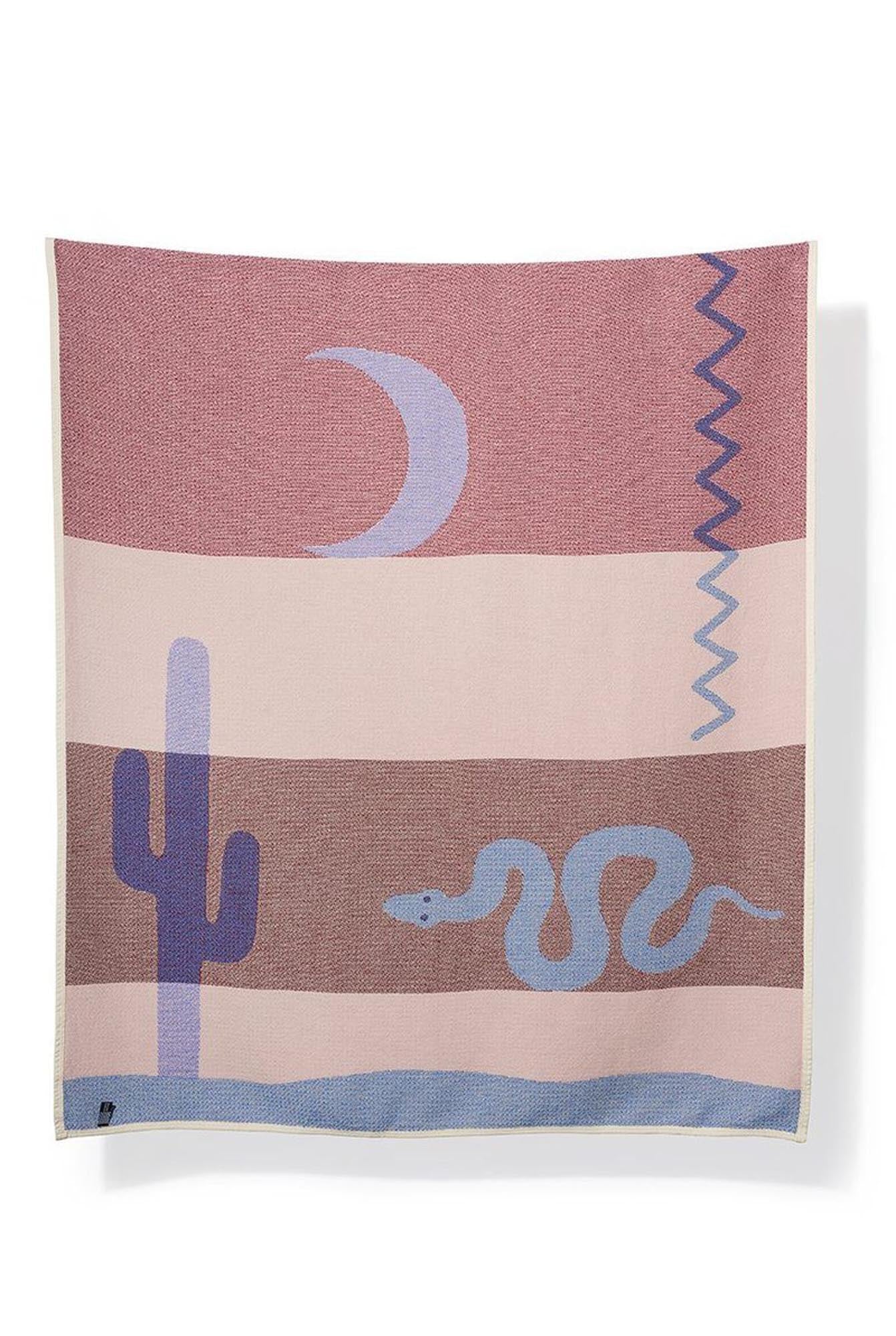 Entdecken Sie die stilvolle Santa Fe Decke von ZigZagZurich, inspiriert von der Southwest-Kultur. Hochwertige Baumwolle für Komfort und Eleganz.