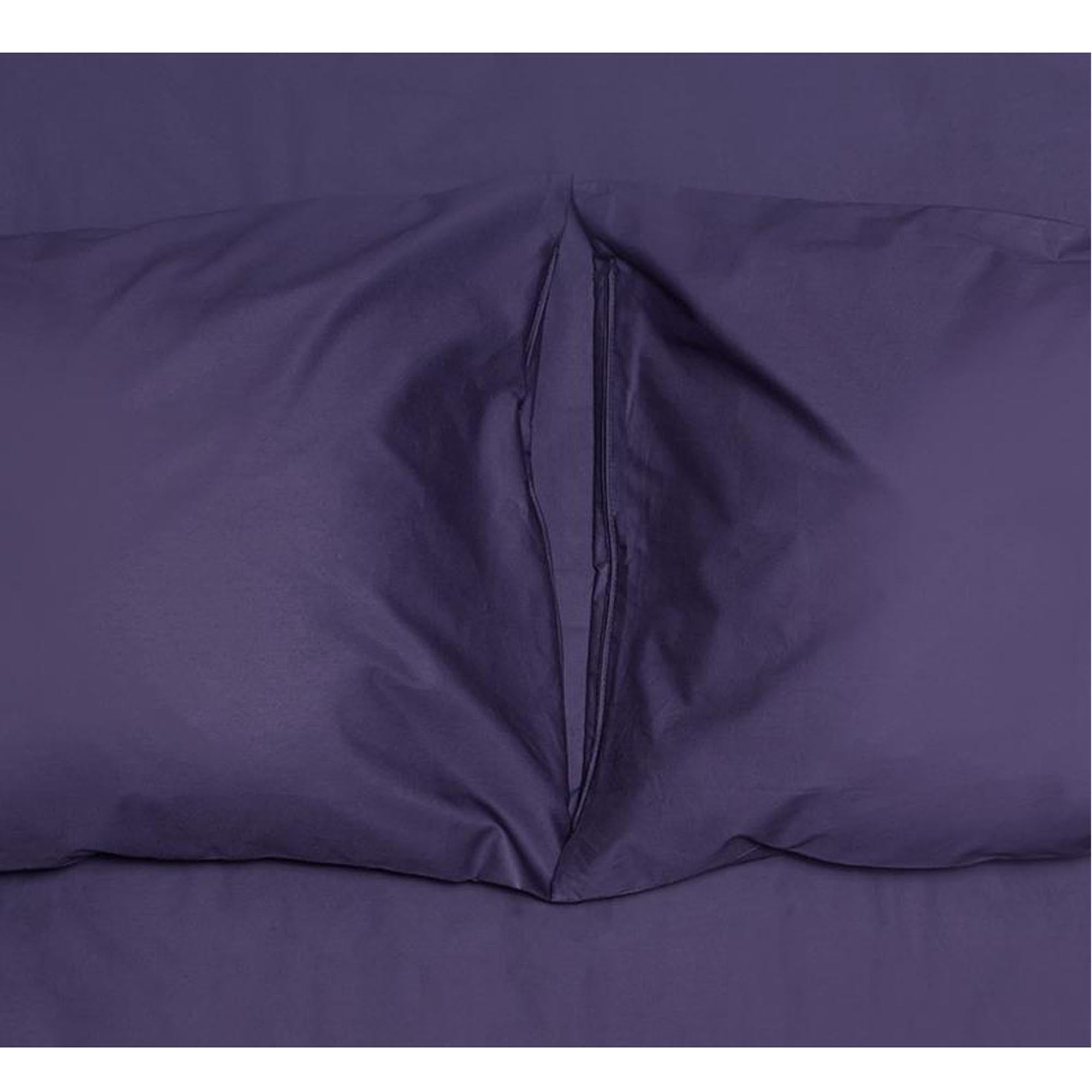 Entdecken Sie den eleganten Kissenbezug aus hochwertigem Perkal von ZigZagZurich, gefertigt aus feiner, atmungsaktiver Baumwolle für höchsten Schlafkomfort.