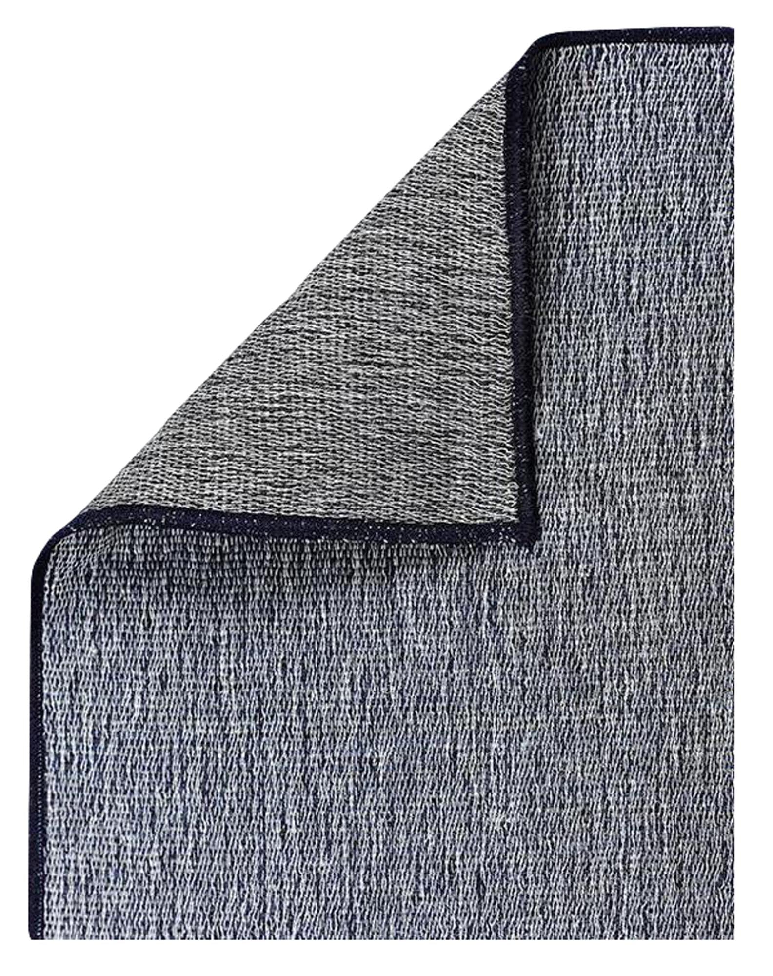 Verleihen Sie Ihrem Raum mit dem Mona Baumwollvorhang von ZigZagZurich einen Hauch von Eleganz und Komfort – ideal für jedes Interieur.